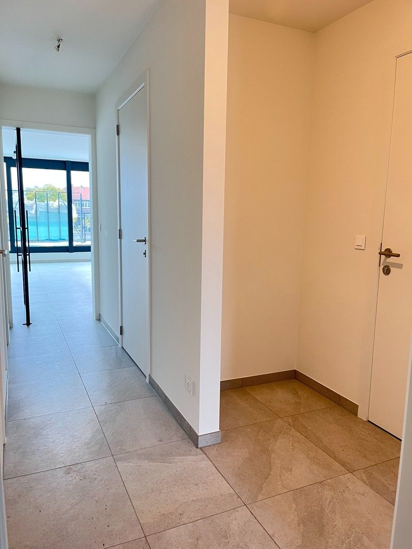 Nieuwbouw appartement met twee slaapkamers en ruim terras foto 19