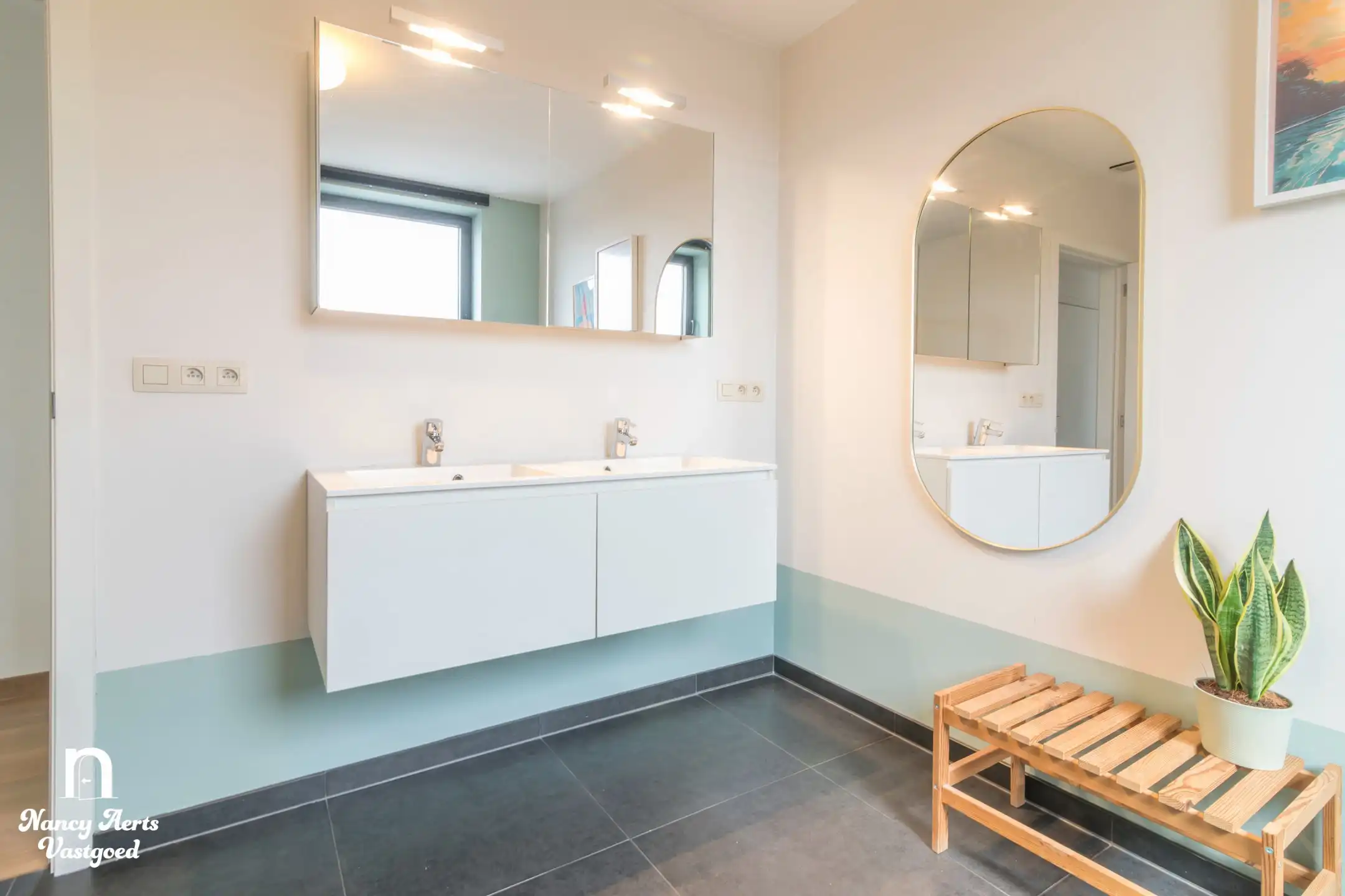 Lichtrijk penthouse met groot rondom terras en 2 parkings foto 12