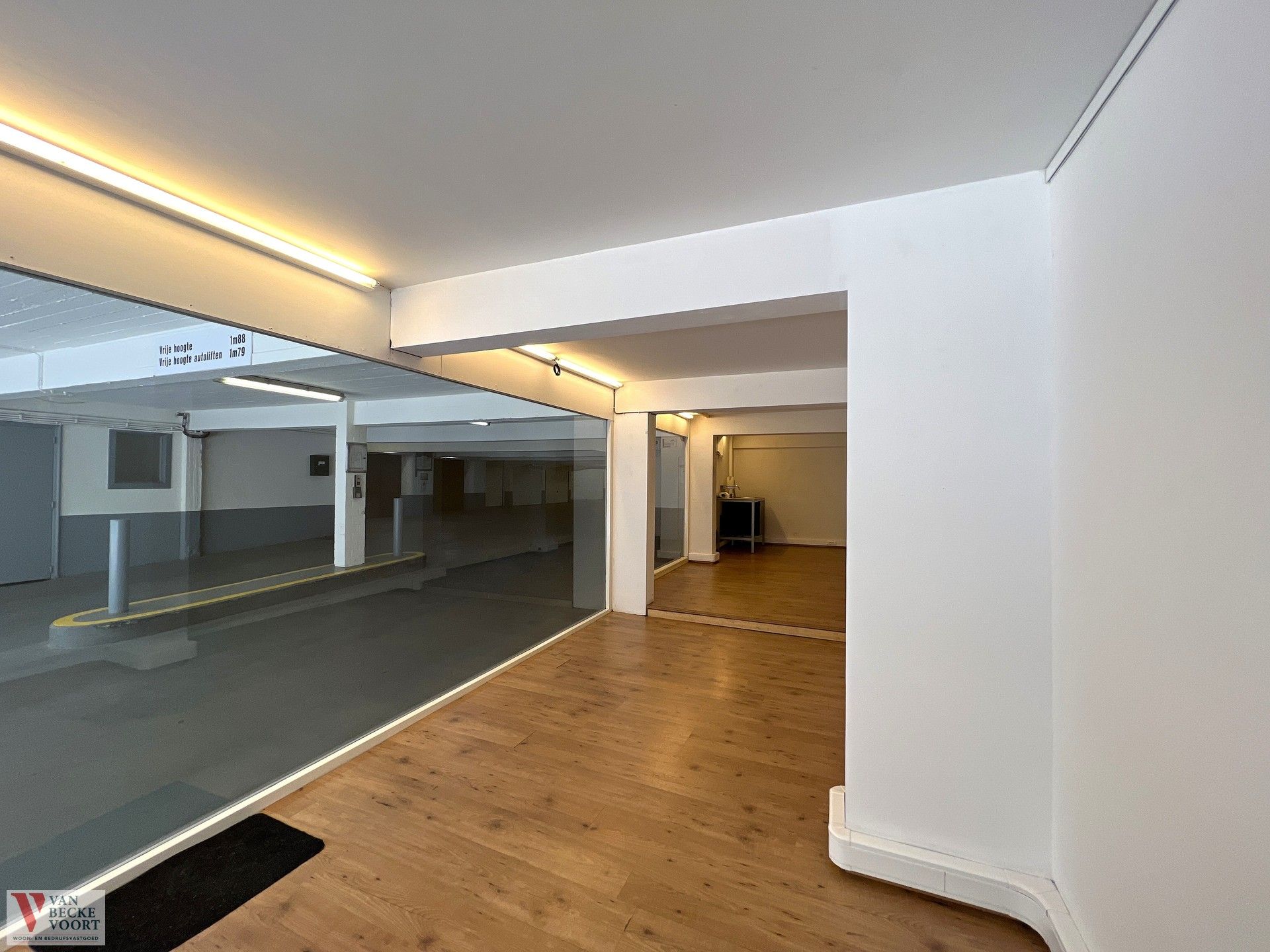 Etalage- /winkelruimte 32m² foto 5