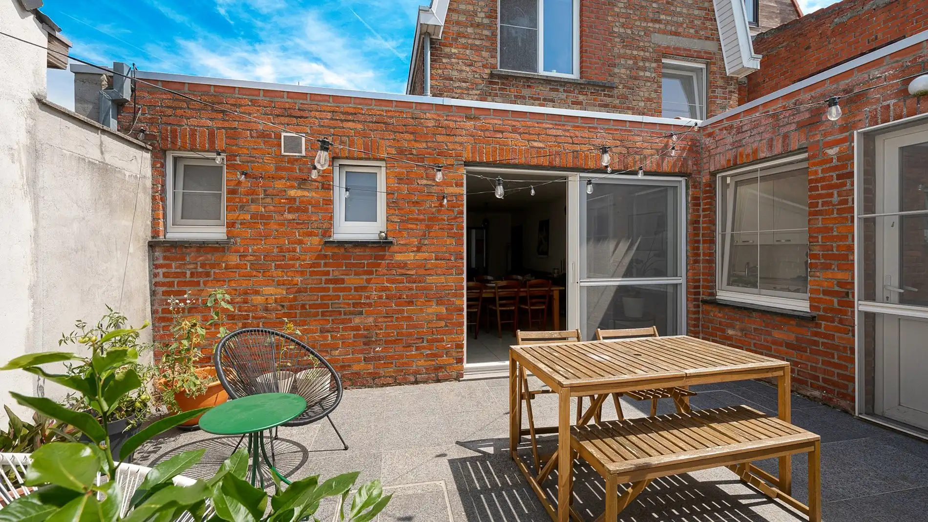 Leuke woning met stadstuin en mini-garage te St. Andries foto 5