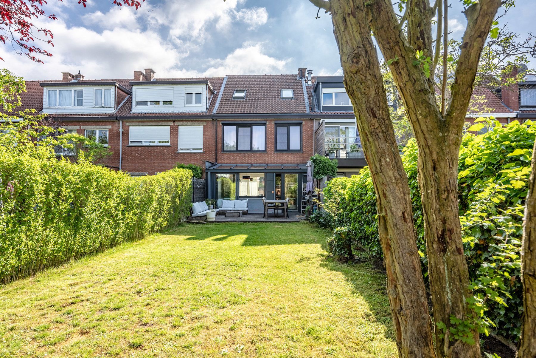 Verzorgde woning met dubbele parkeerplaats nabij Ekeren-Donk! foto 7