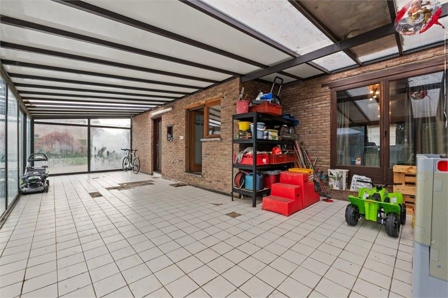 CHARMANTE GEZINSWONING OP EEN RUIM PERCEEL IN BUVINGEN foto 24