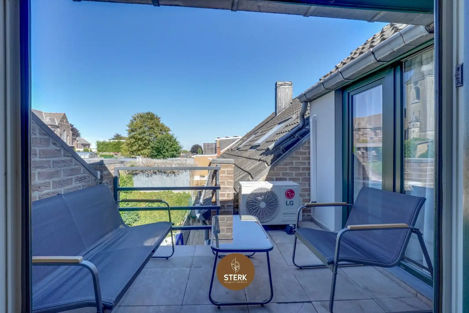 INSTAPKLAAR APPARTEMENT MET 3 SLPKS EN GARAGE TE HERDEREN !  foto 7