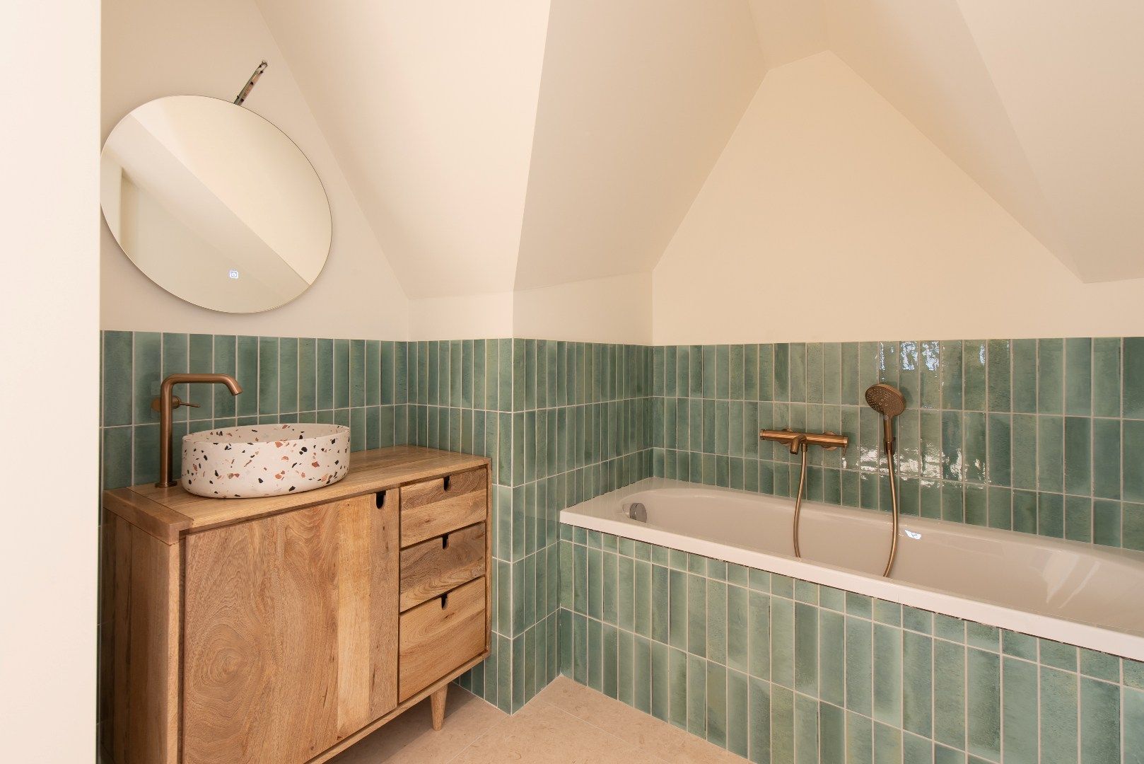 Woning 5 slpks met zijdelings zeezicht foto 16