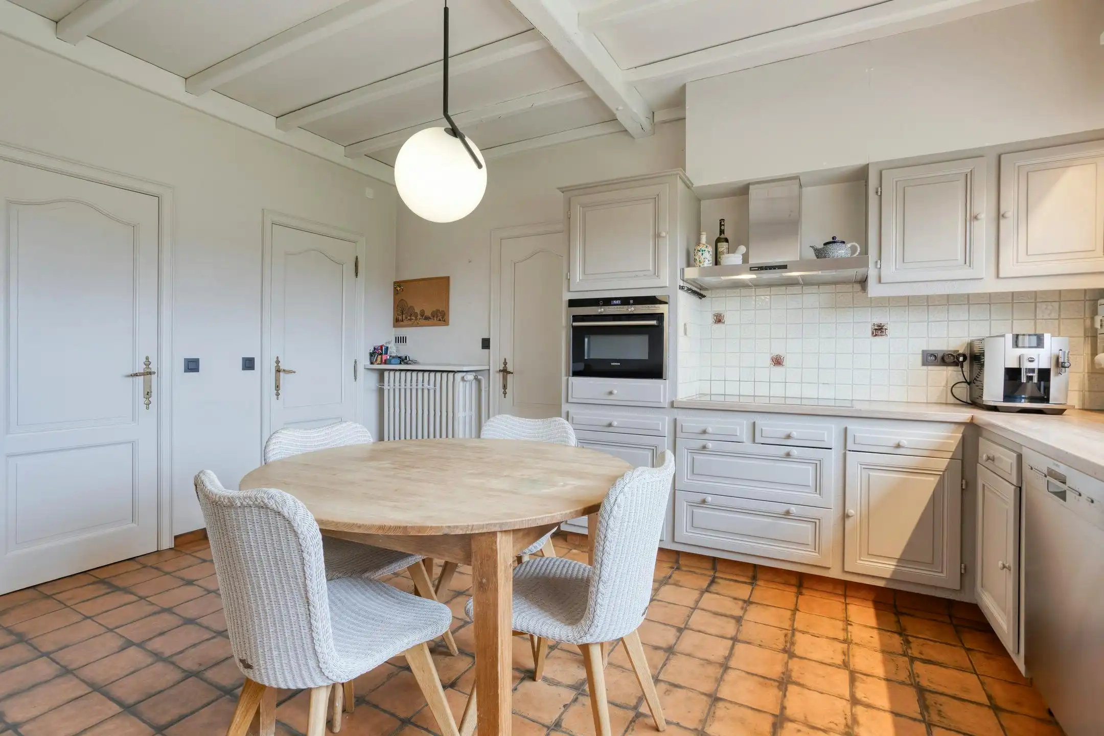 Ruim huis met 5 slaapkamers en 1.100m² grond te Sijsele foto 9