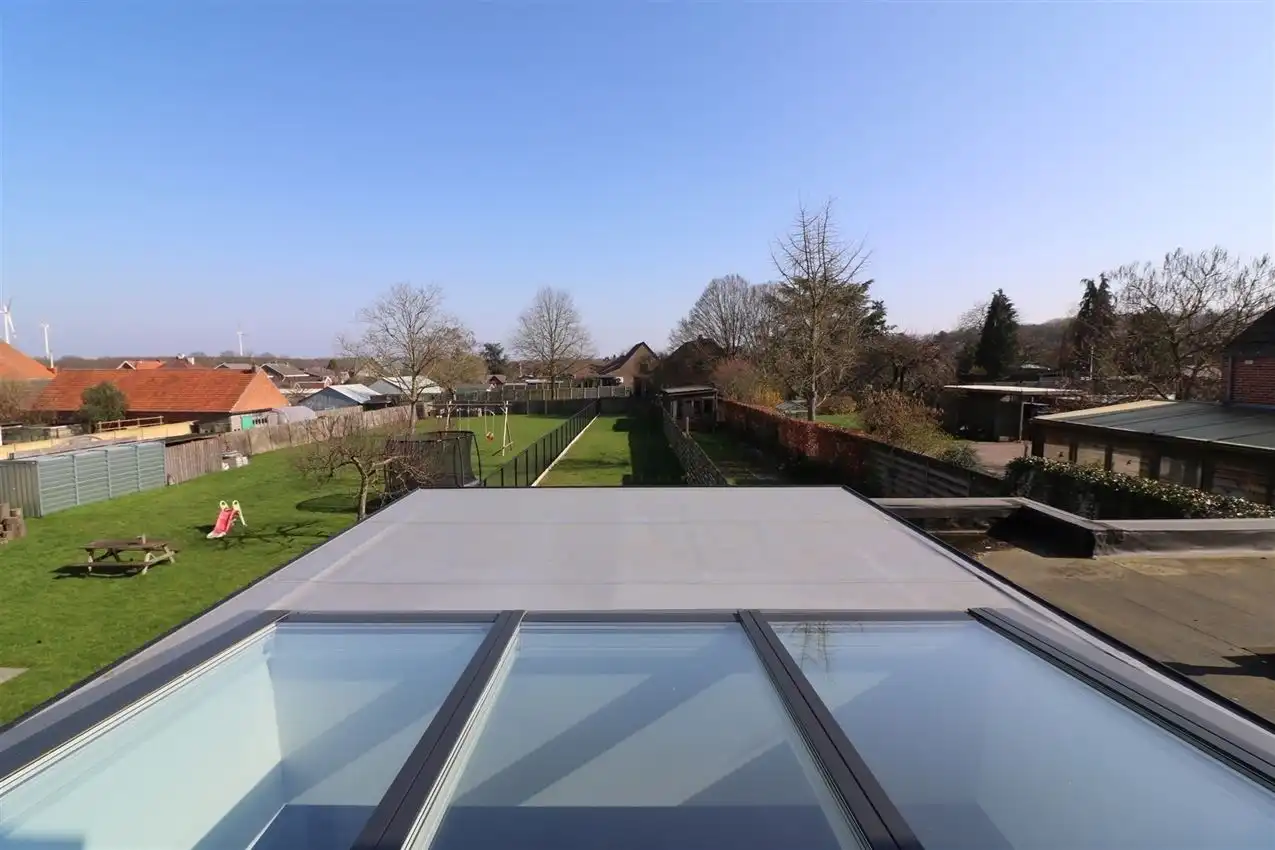 Prachtig, volledig vernieuwde woning met 3 slpk. foto 26