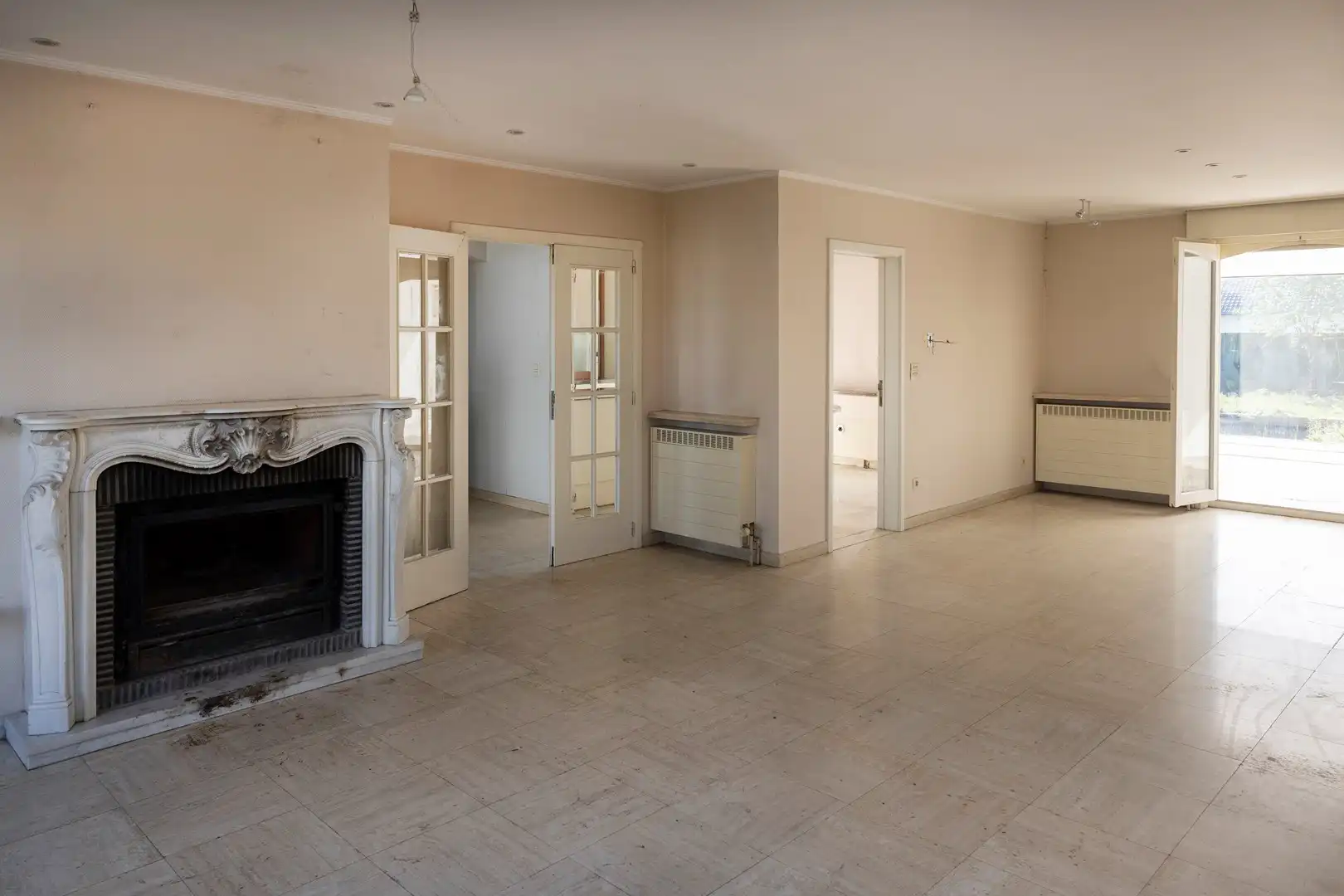 Te renoveren villa op perceel van 2.433 m². foto 2