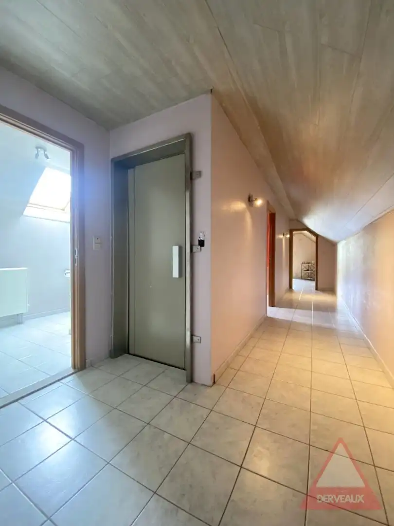 Hooglede – Open woning met loods, dubbele garage en lift op centrale ligging foto 13