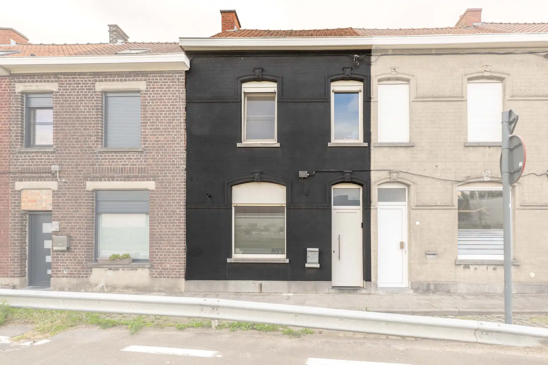 Charmevolle te renoveren woning met 3 slaapkamers en tuin op perceel van 405 m² te koop in Aalbeke foto 2