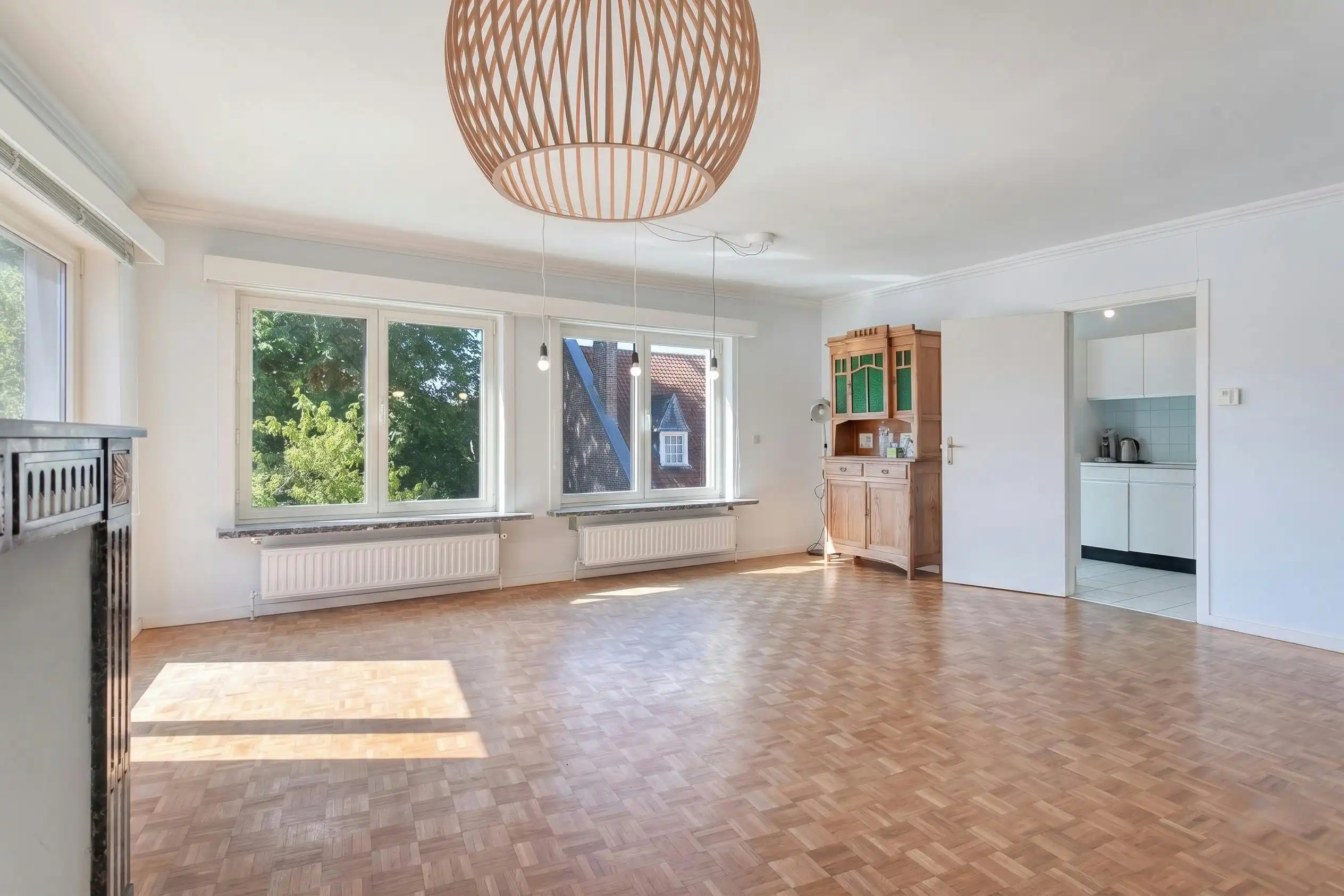 Ruim en lichtrijk appartement met 3 slaapkamers en uniek terras in Ieper foto 3