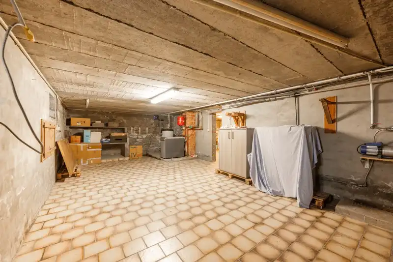 Zeer ruime en rustig gelegen villa TE KOOP in Sint-Eloois-Vijve! foto 25