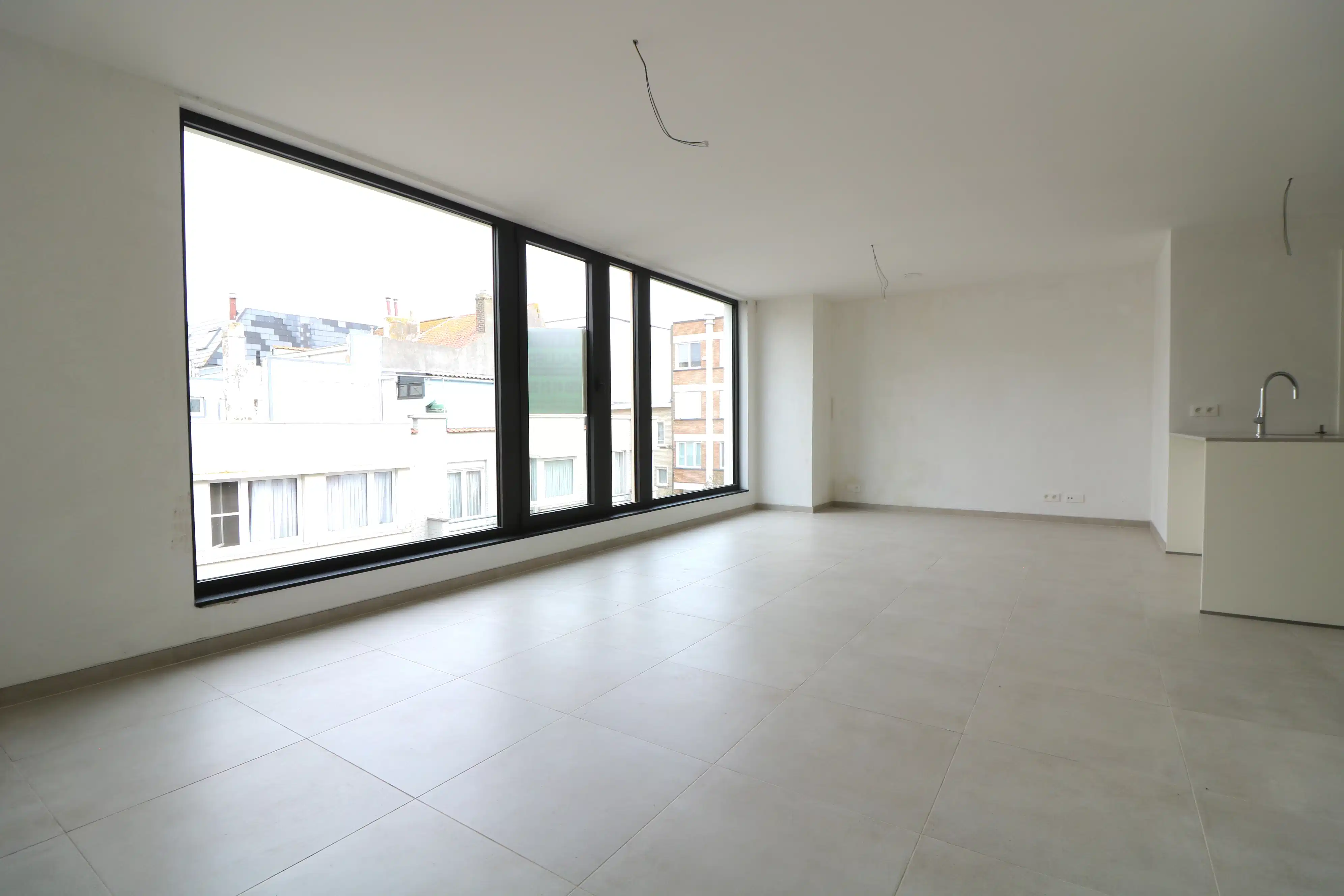 Instapklaar BEN-appartement op een boogscheut van Grote Markt, station, commerciële centrum, jachthaven en Zeedijk. foto 2