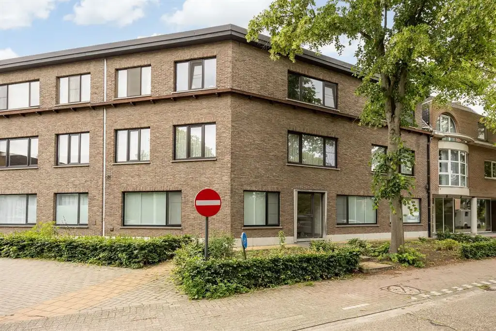 Mooi afgewerkt gelijkvloersappartement als investering foto 18