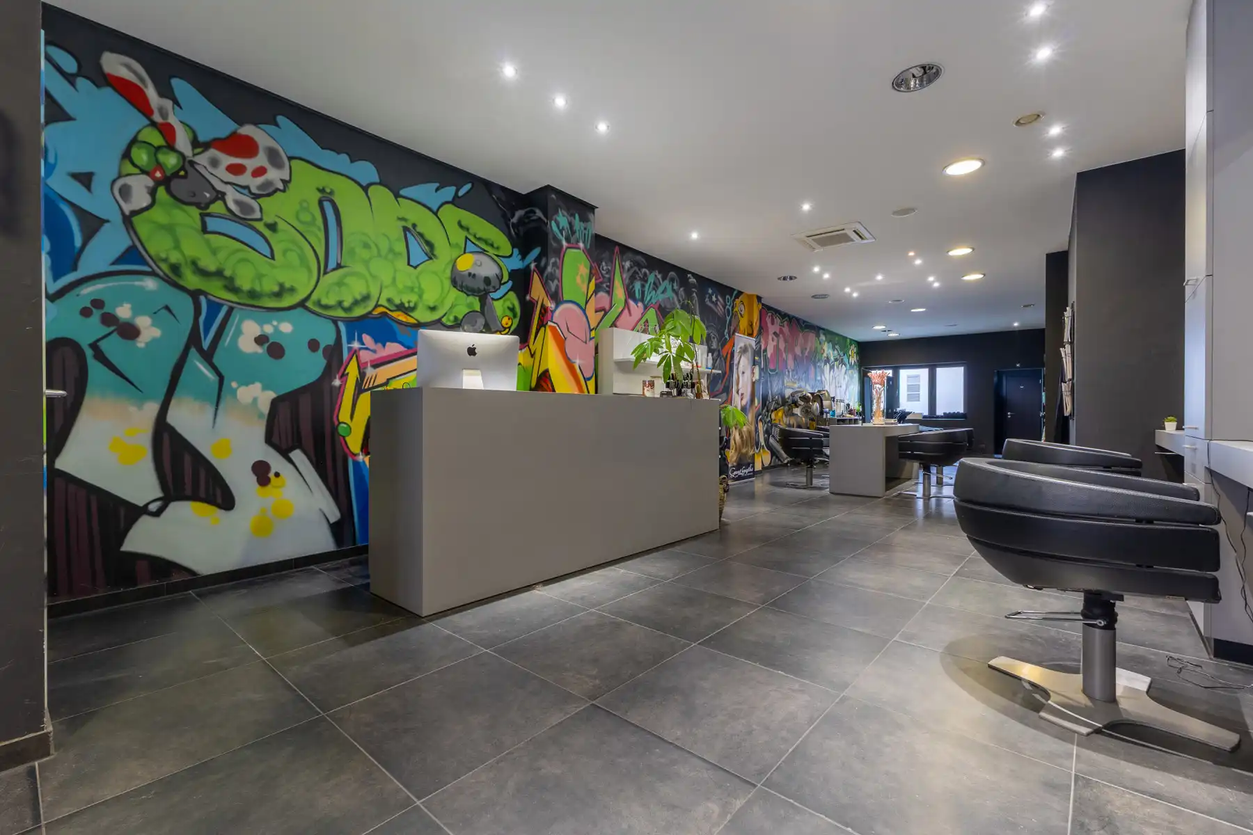 Gunstig gelegen commerciële gelijkvloers in centrum Halle foto 4