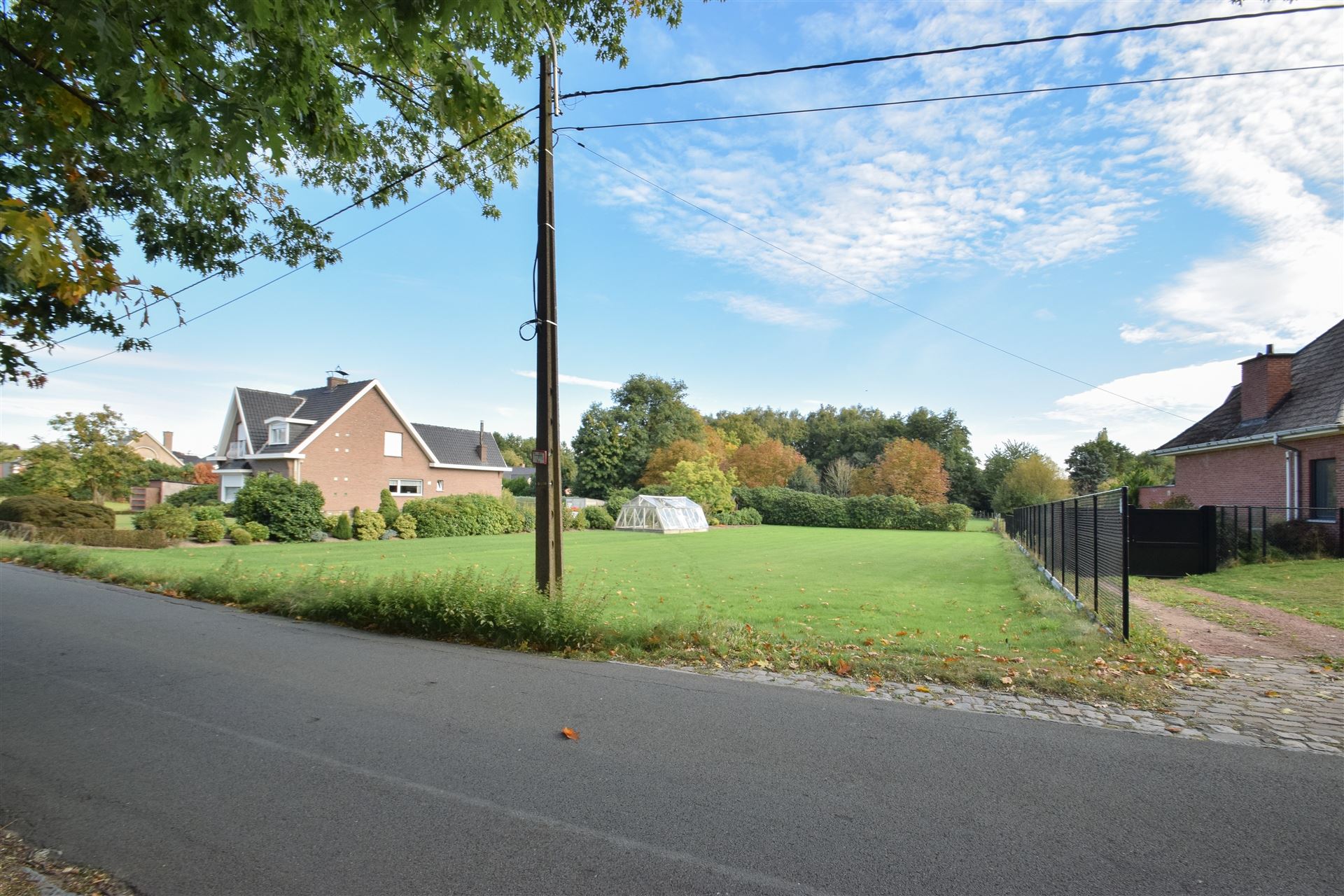 Gunstige & rustig gelegen bouwgrond voor een open bebouwing. foto 4