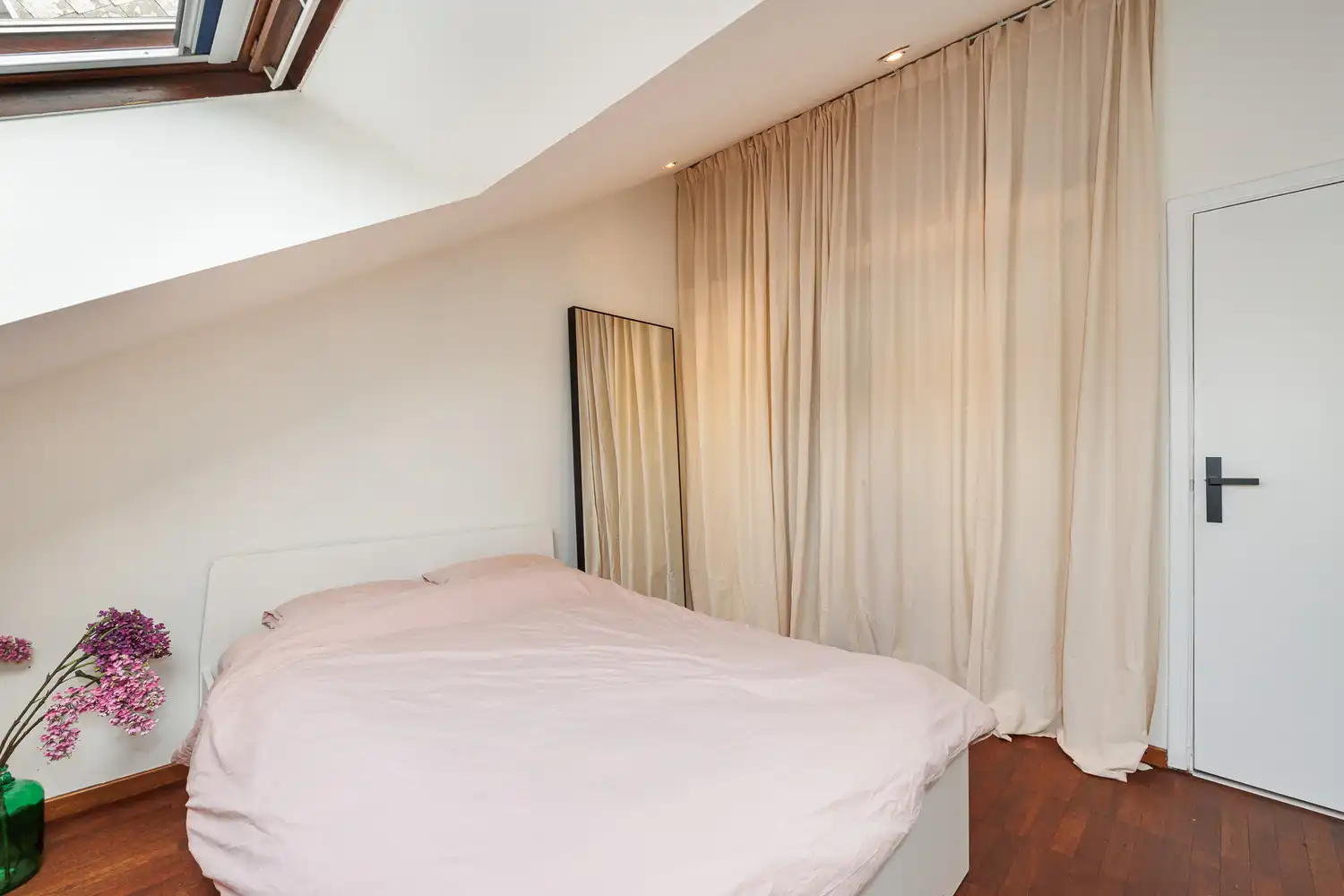 Instapklaar duplex-appartement op toplocatie aan den Bell op het Zuid te Antwerpen foto 18