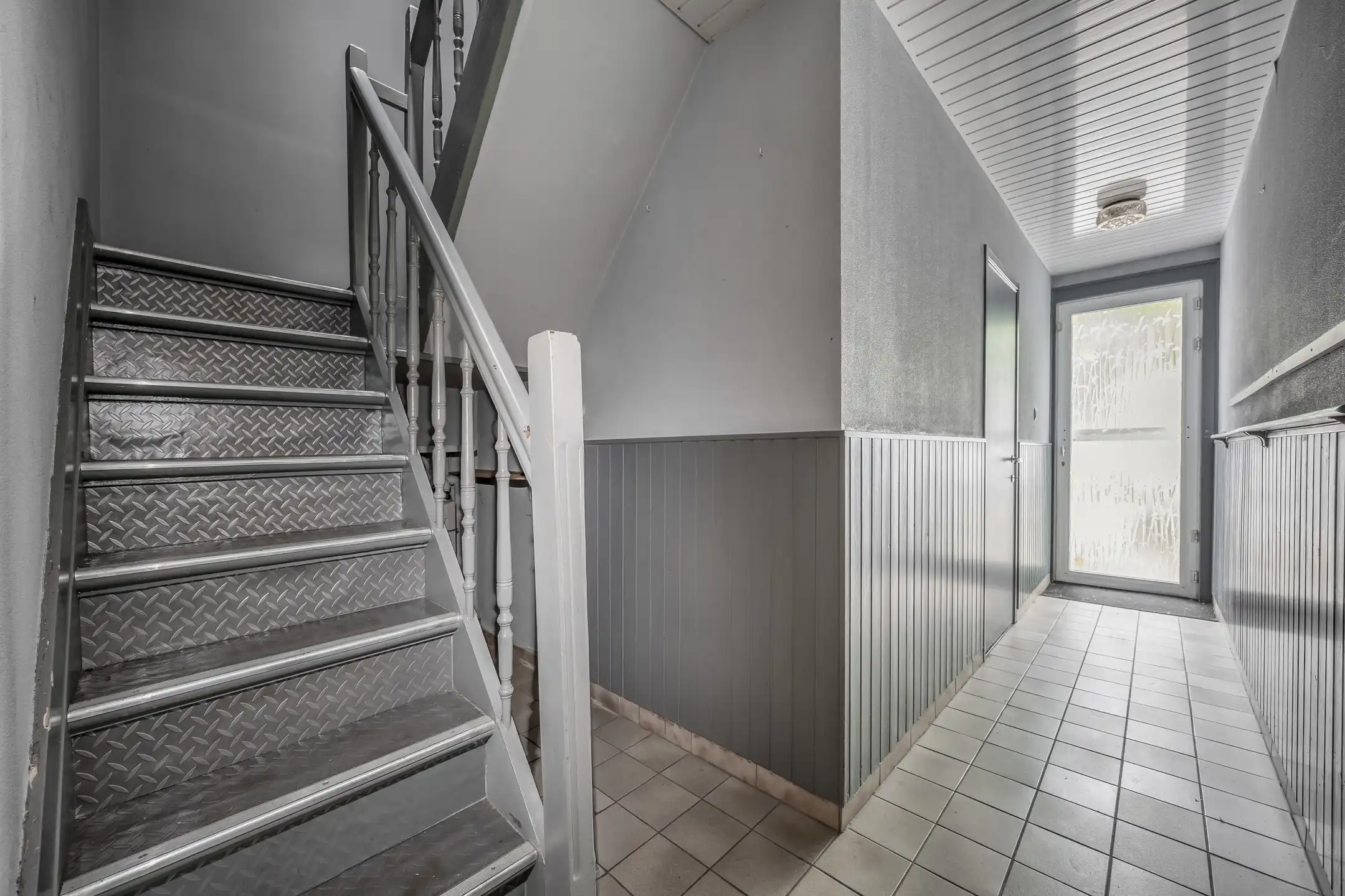 te renoveren woning met 3 ruime slaapkamers , garage en tuin foto 12