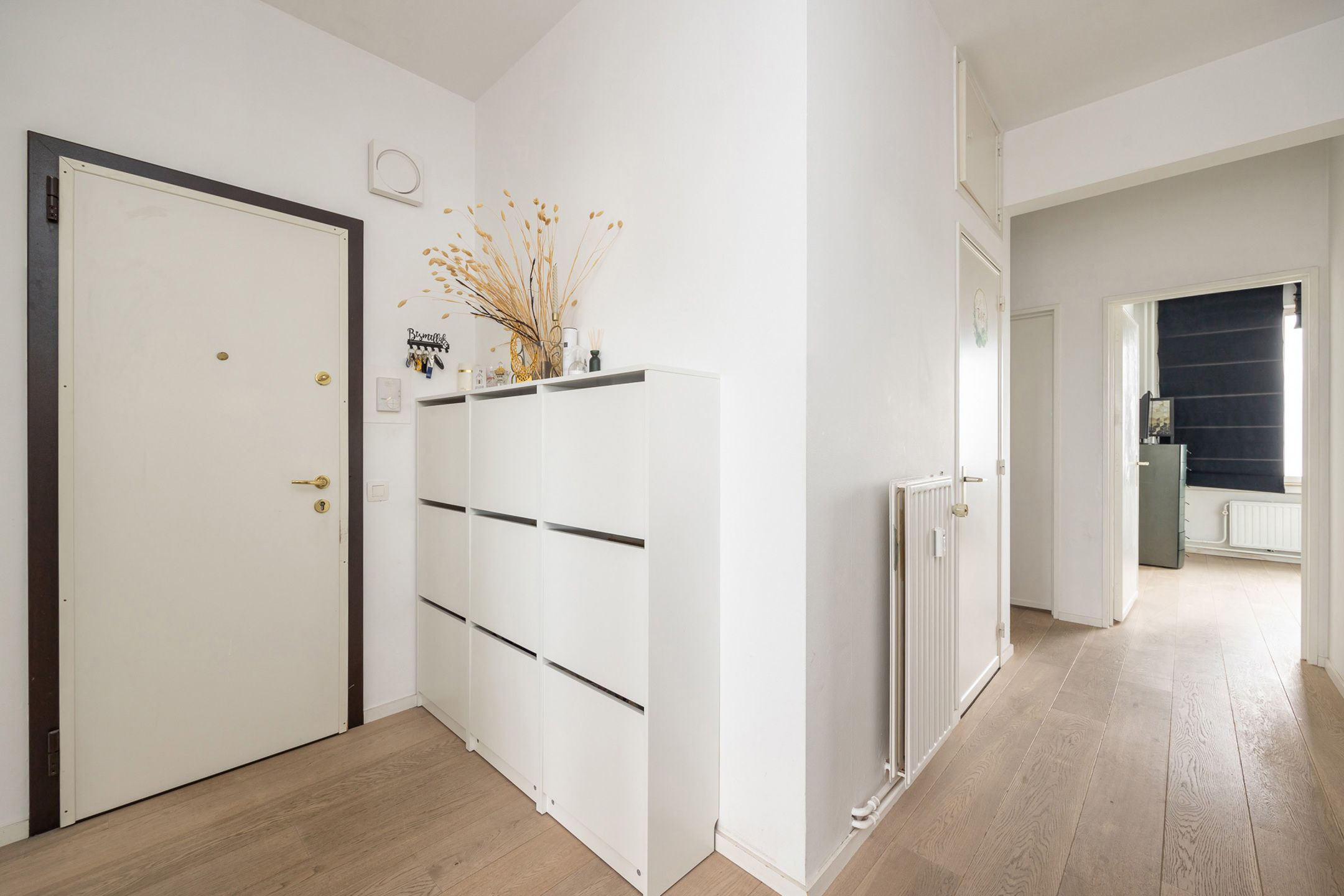 Lichtrijk Hoekappartement met 4 slpks , instapklaar foto 4