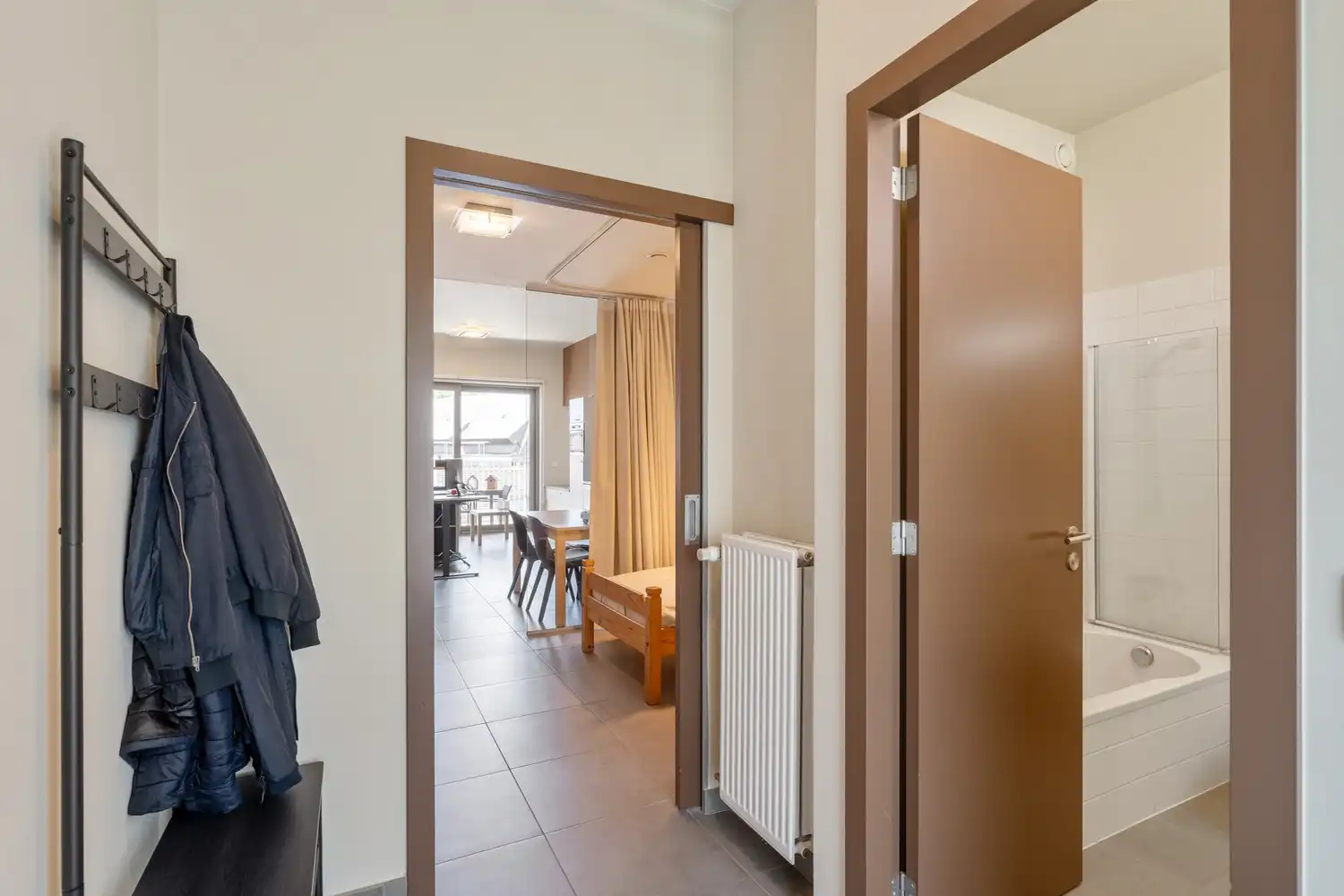 Modern en energiezuinig(A-label) appartement met 1 slaapkamer, een terras, een autostaanplaats, een kelder en een fietsenstalling te centrum Leuven! foto 6