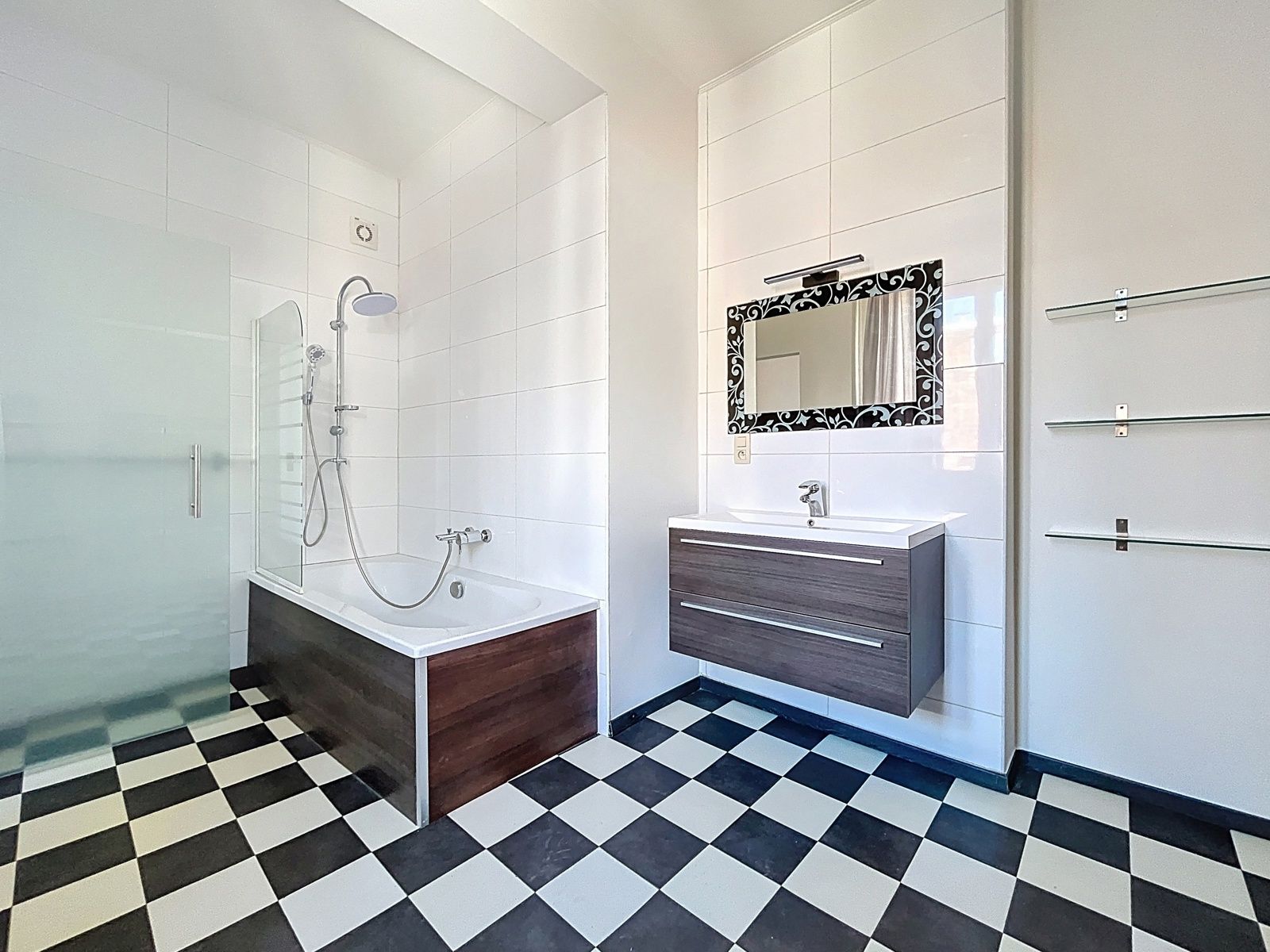 Instapklaar 1 slaapkamer appartement op het 1ste verdiep te huur.  foto 15