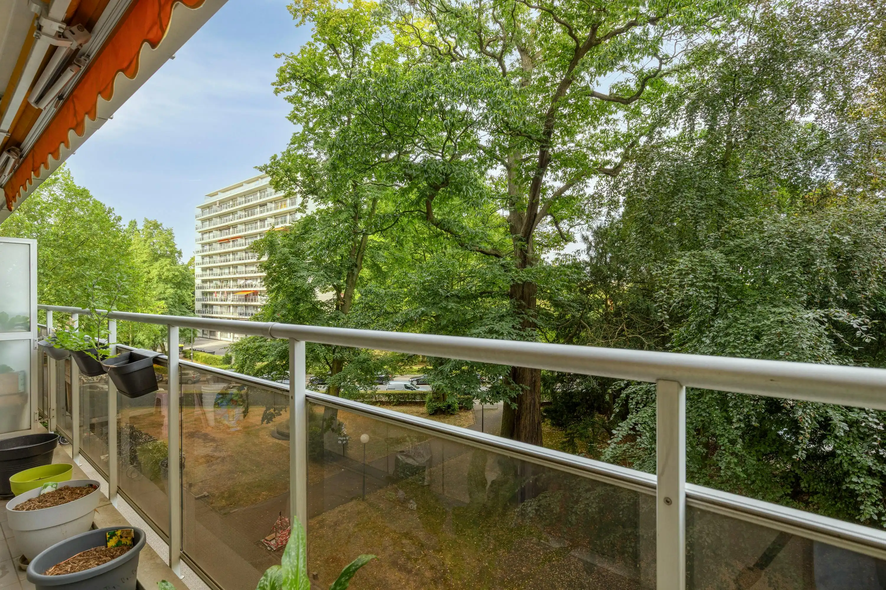 Lichtrijk appartement met ruim terras te koop in Berchem foto 11