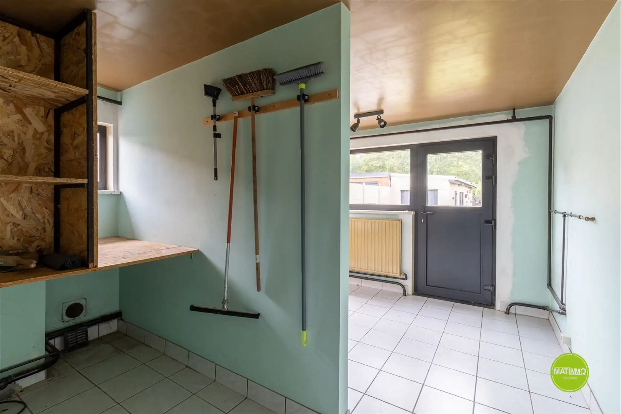 Rustig gelegen, gerenoveerde woning op een ruim perceel foto 16