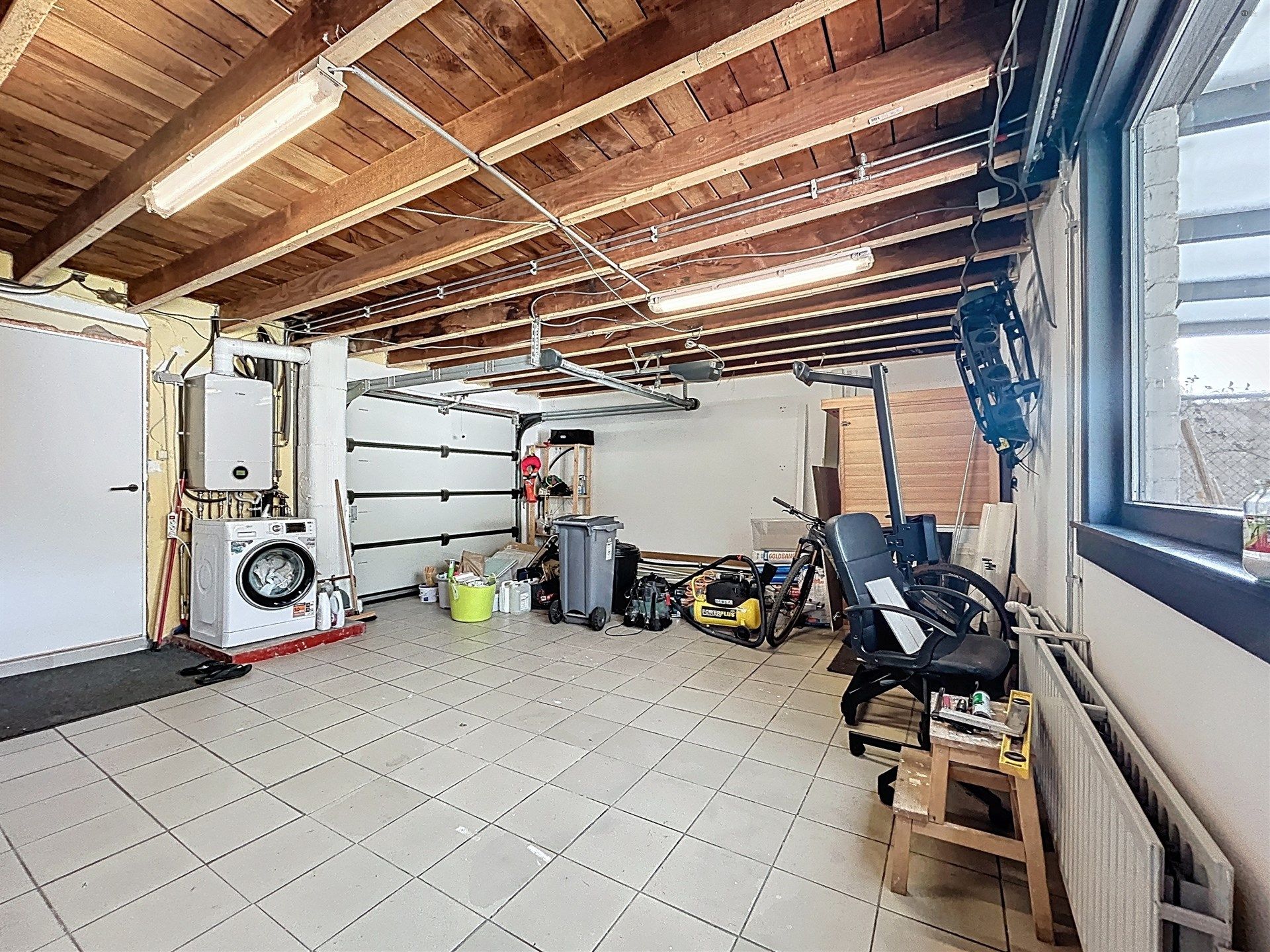 gerenoveerde gezinswoning met 3 slaapkamers, garage op perceel van 276m² foto 14