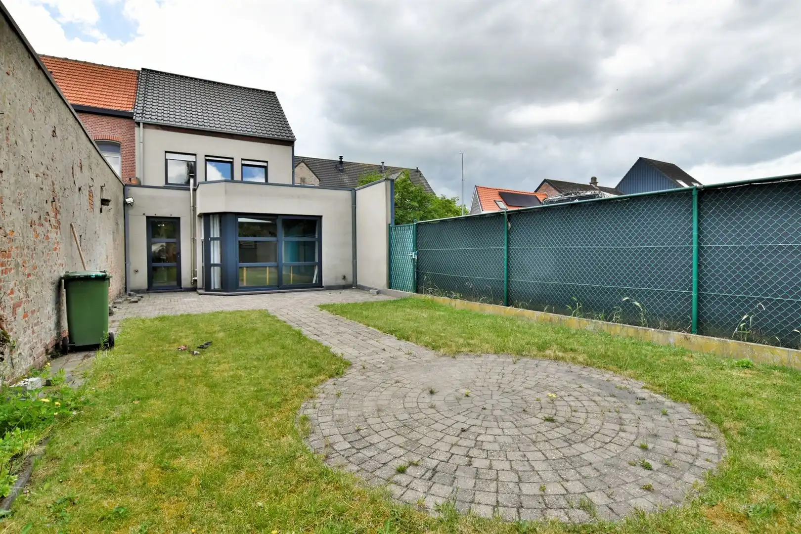 Gezellige instapklare woning met garage en tuin te Hamme centrum foto 8
