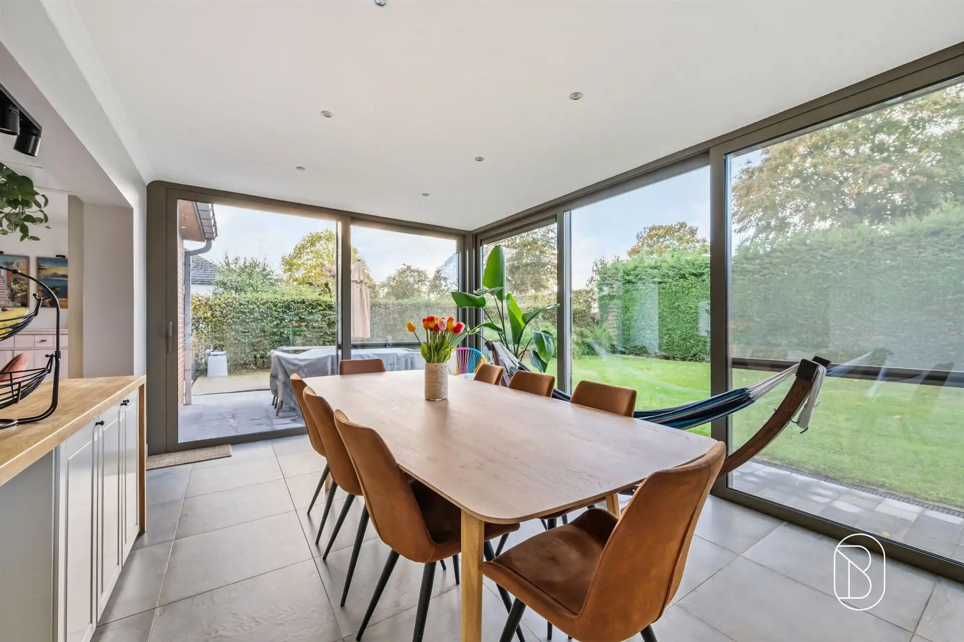 Ruime alleenstaande woning met 3 SLK, garage en mooie tuin foto 10