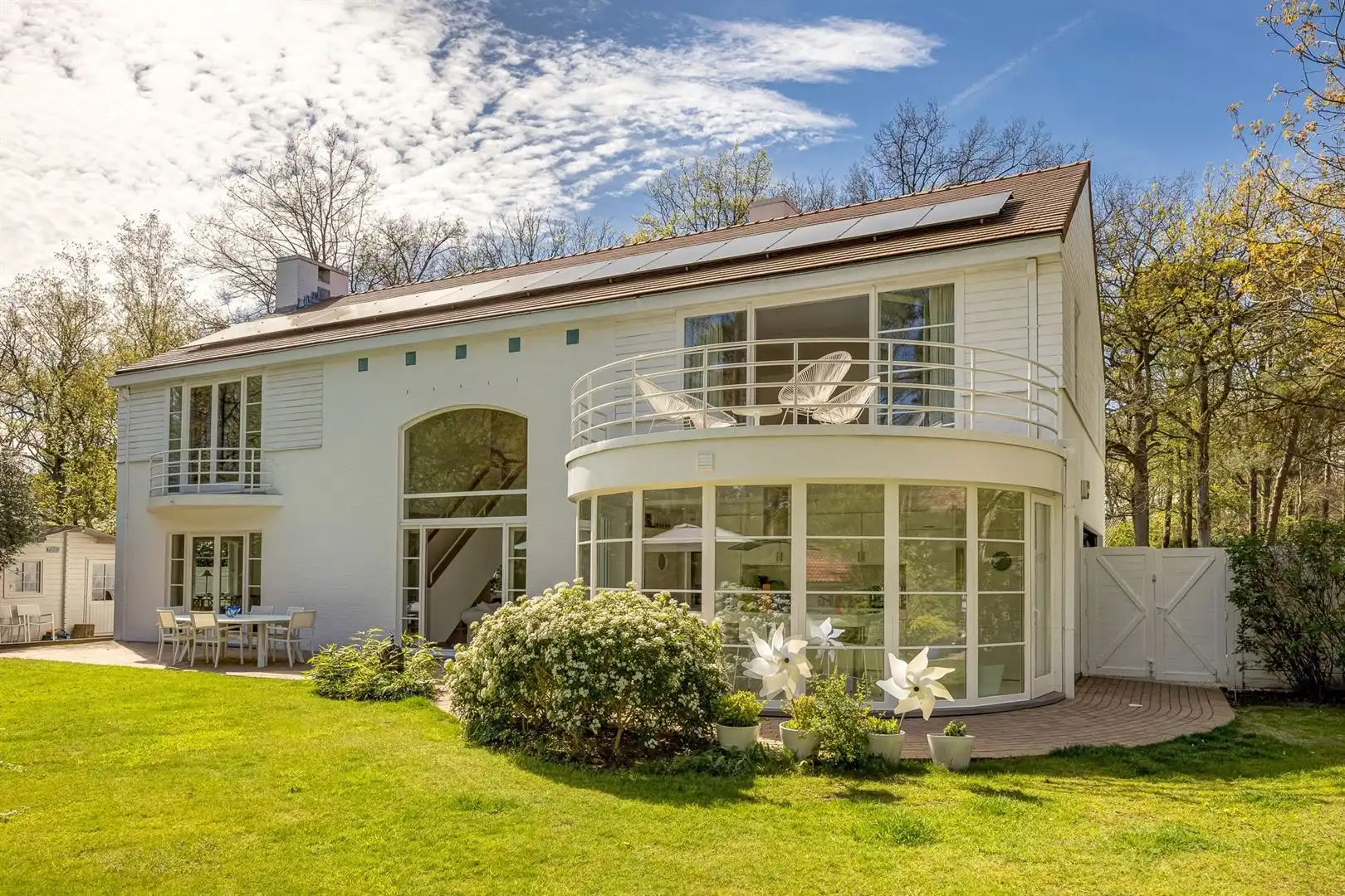 Exclusieve architectenvilla met zwembad in de prestigieuze Bellemondwijk foto 5