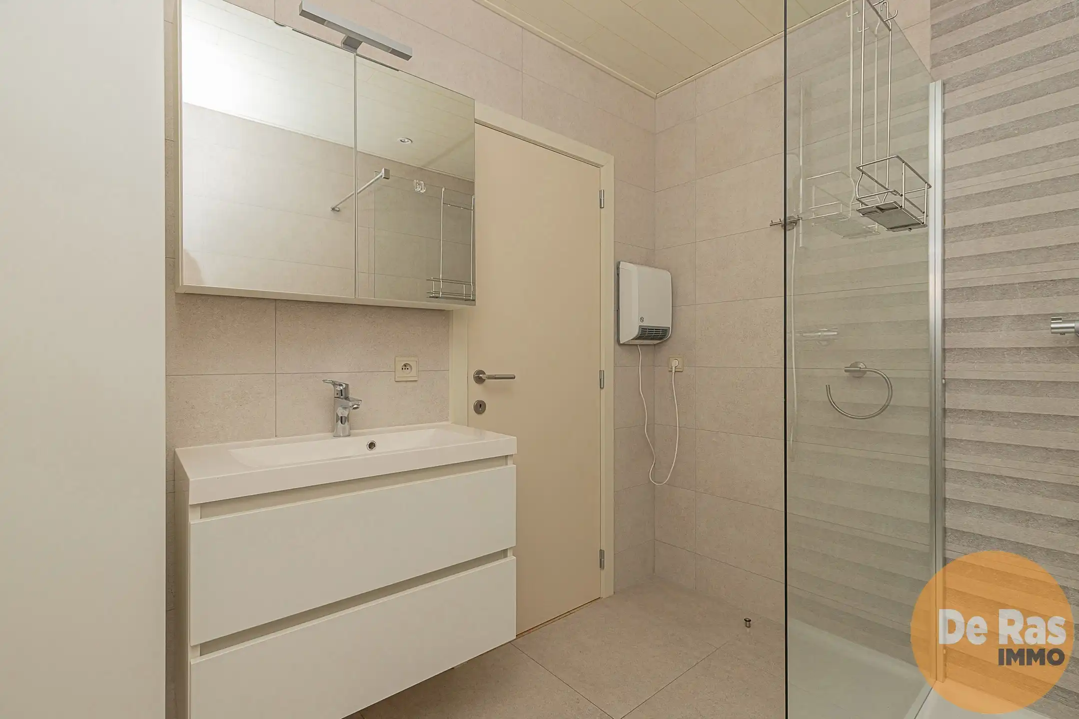 HERZELE- Verzorgd 2-slaapkamerappartement met 2 terrassen foto 11