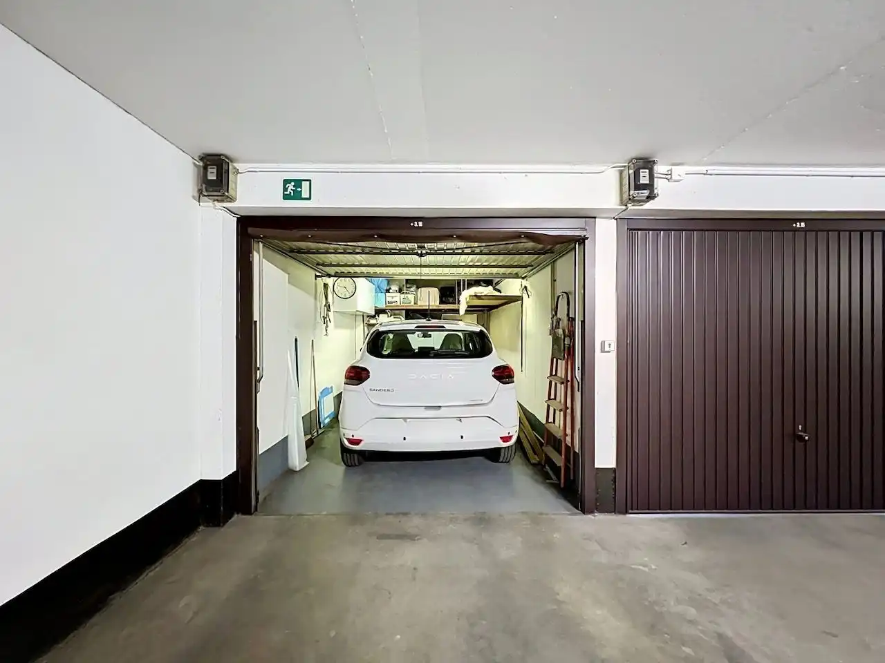 Vlot toegankelijke garagebox te koop in de toeristische zone van Heist-aan-Zee foto 10