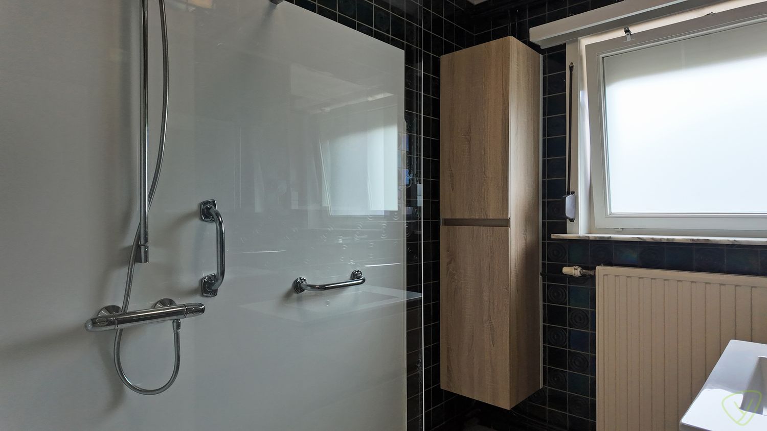 Ruime alleenstaande woning in een rustige buurt met grote tuin! foto 12