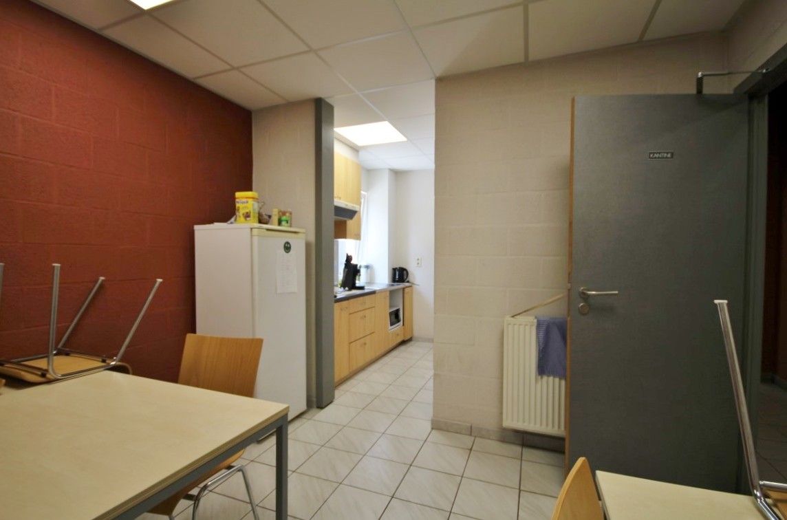 Gelijkvloers handelspand op top locatie in Gingelom! foto 6