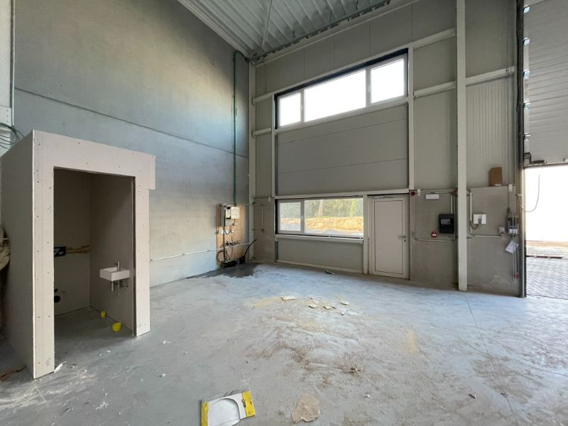 Nieuwbouw KMO Unit van 216m² te huur op toplocatie in Evergem – Project Heermeers foto 9