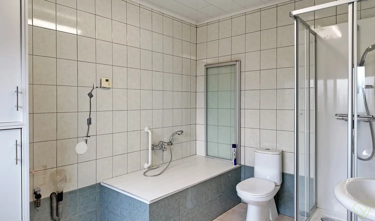 Verrassend ruime woning met 4 slaapkamers en garage foto 7