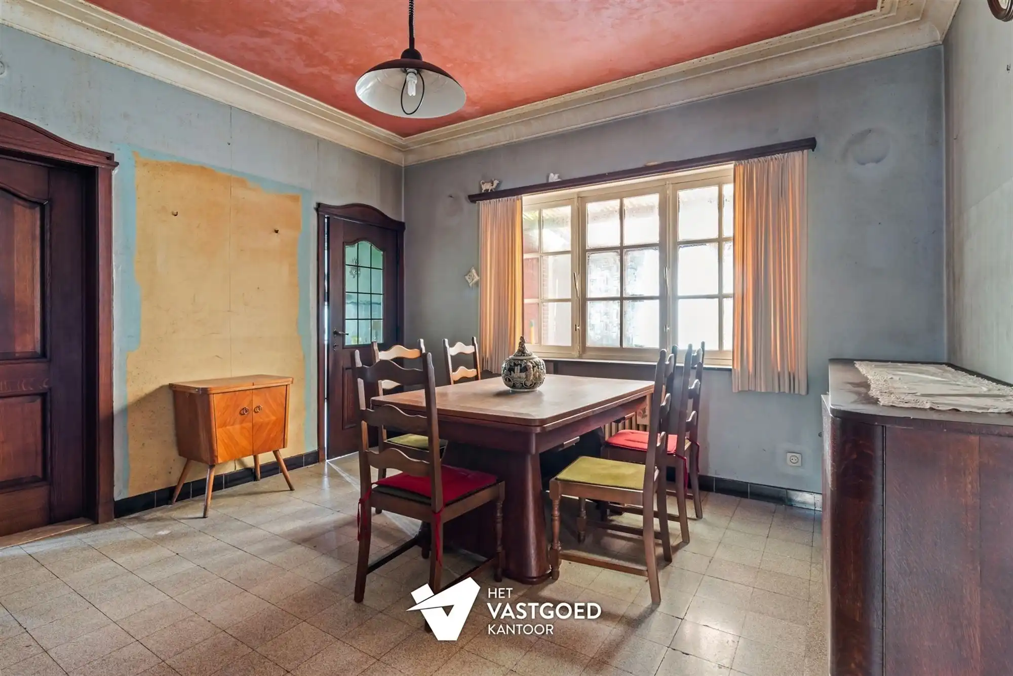 PRACHTIGE, STATIGE WONING IN CENTRUM MET ENORM POTENTIEEL foto 7