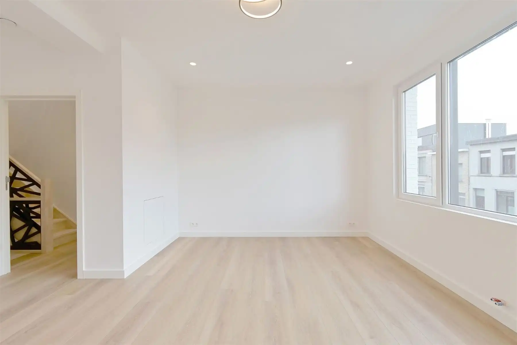 Gerenoveerde woning met 3 slaapkamers te Berchem! foto 4