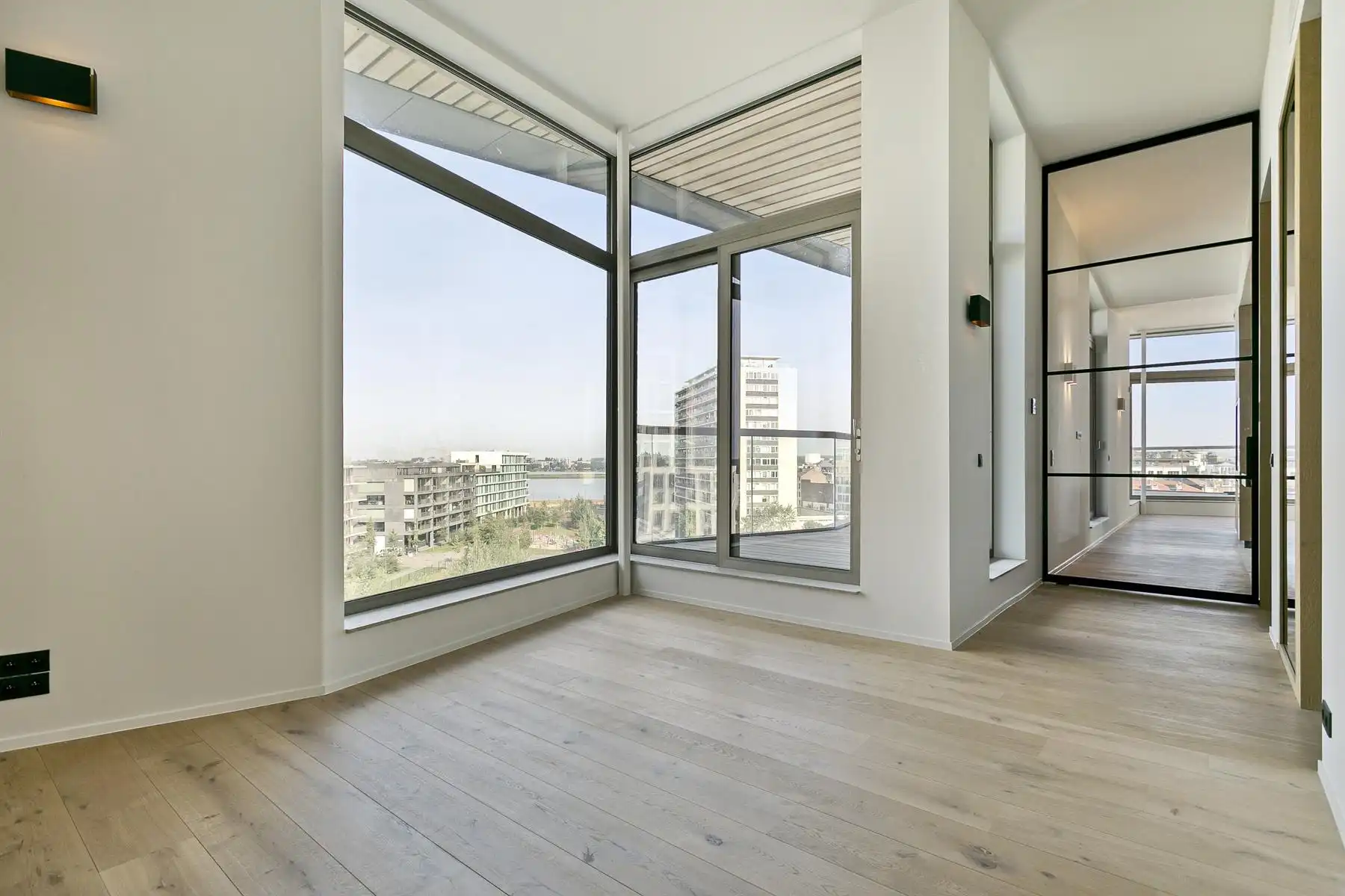 ANTWERPEN-ZUID - Luxueuze penthouse met riant terras en royale parkingfaciliteit foto 13