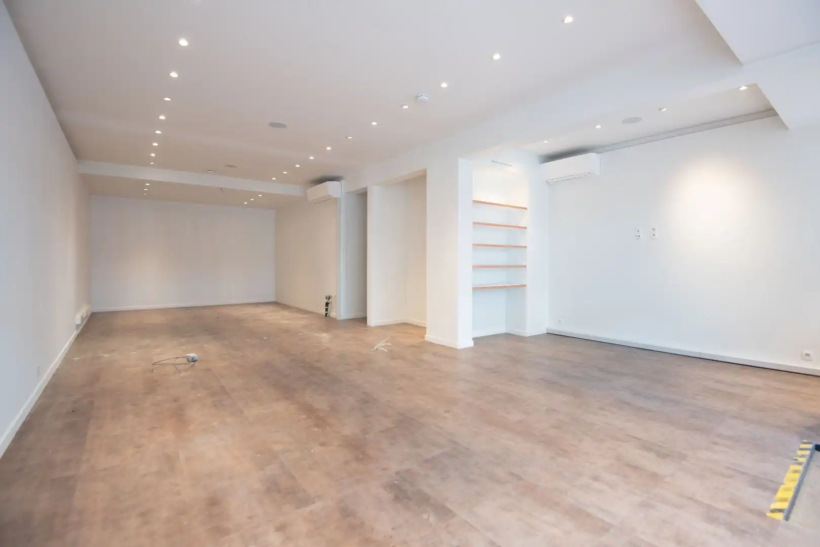 Handelspand met topligging op de Kustlaan foto 3