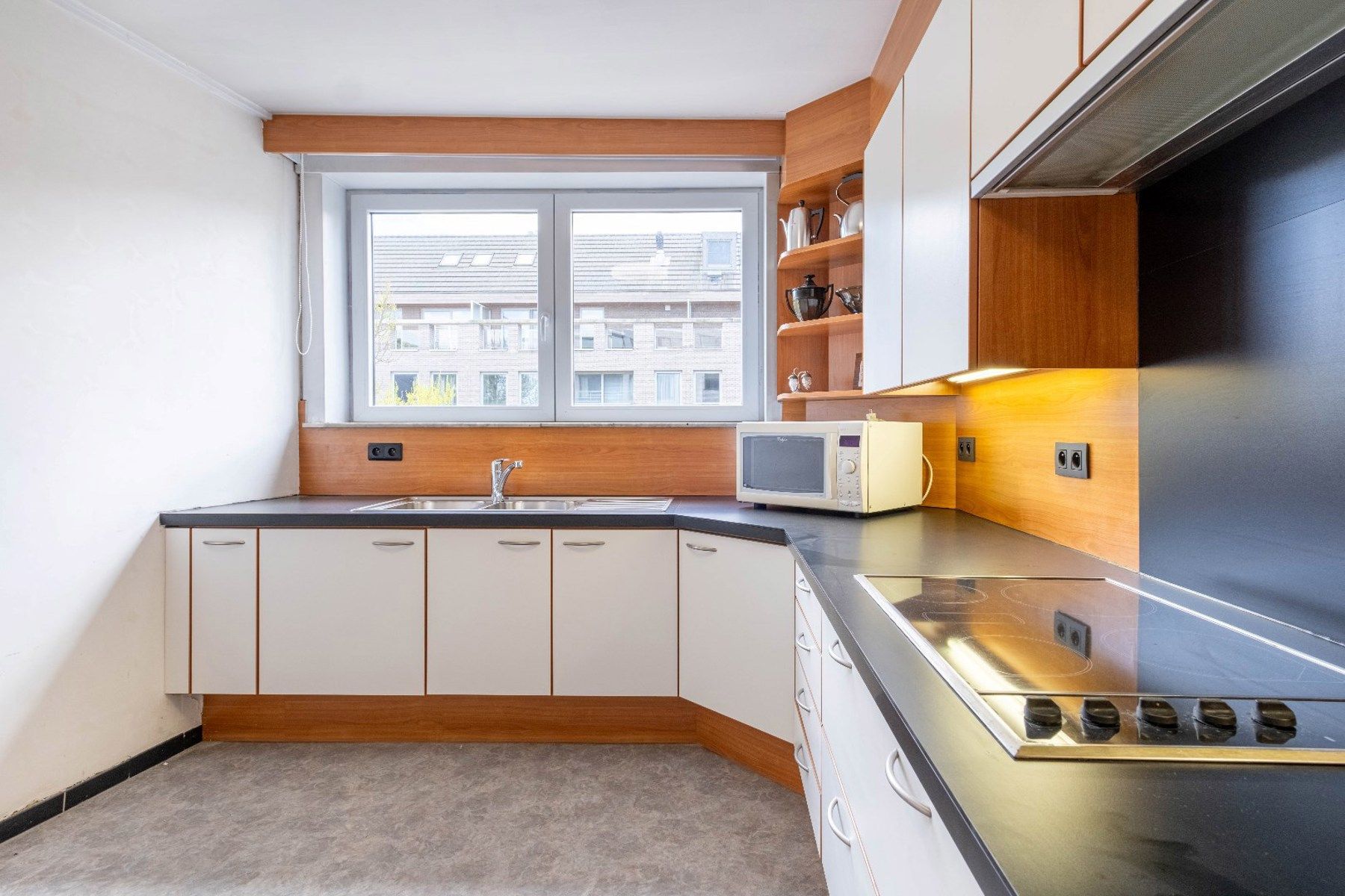 RIANT HOEKAPPARTEMENT (134 m2) AAN DE RAND VAN BRUGGE foto 12