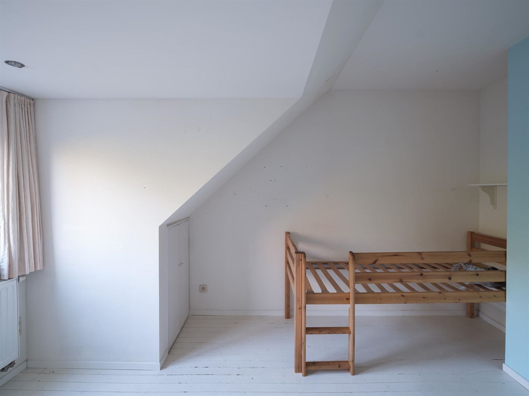 Instapklare, lichtrijke woning in gegeerde wijk te Gent foto 14