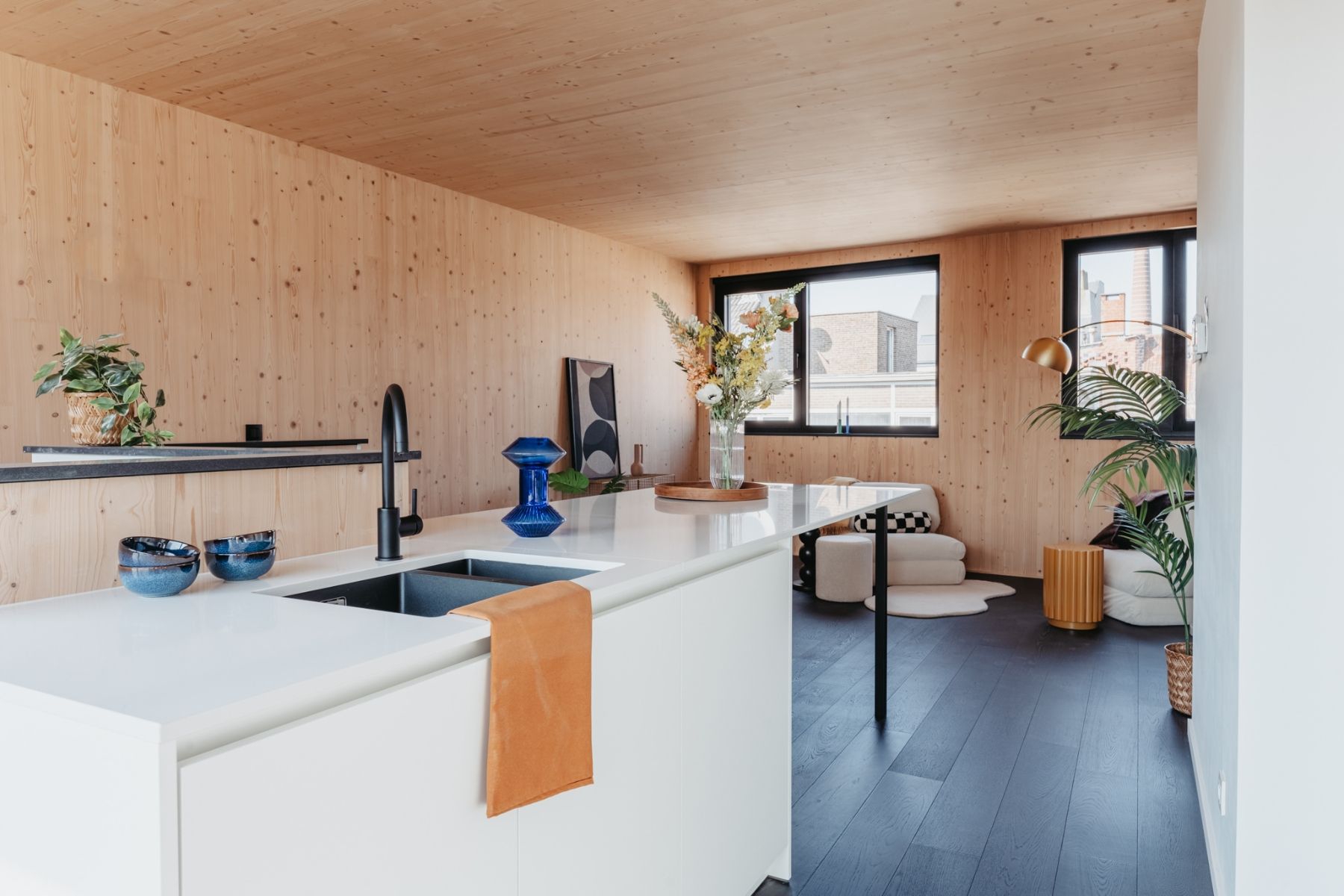 Lichtrijk gerenoveerde duplex vlakbij Gent centrum foto 2