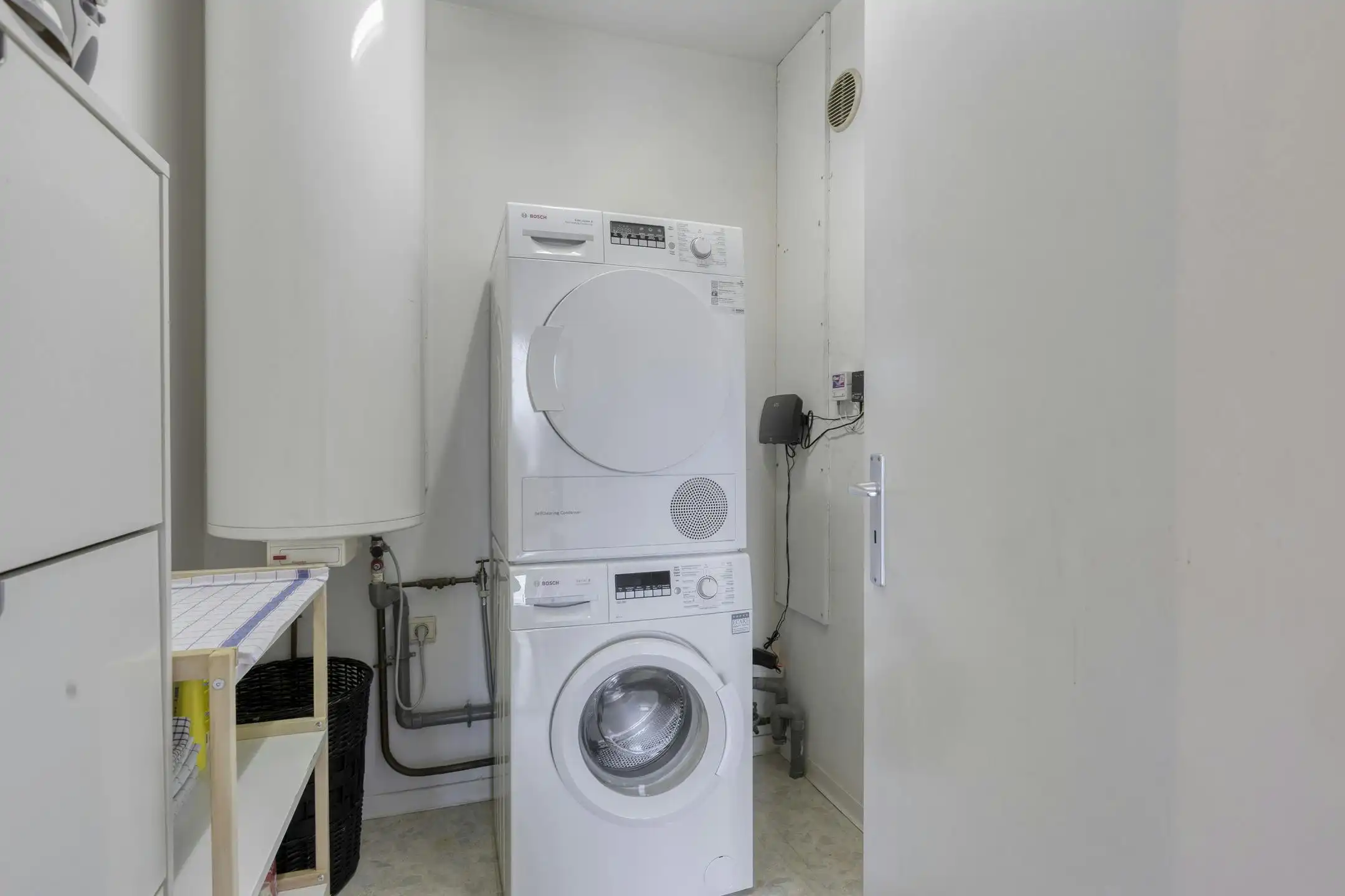 Lichtrijk appartement met twee slaapkamers in Borgerhout! foto 16