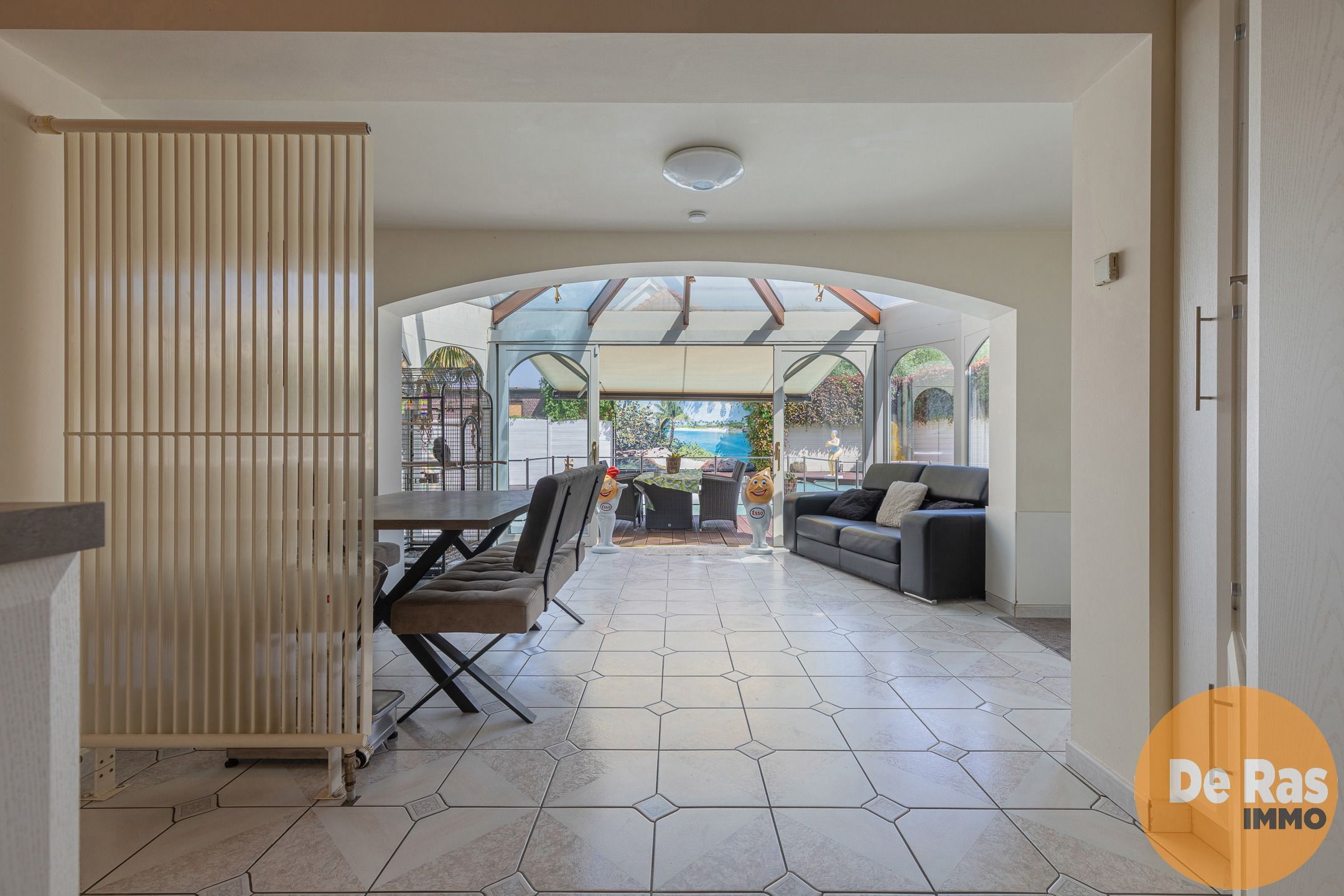BURST – Ruime bungalow met zwembad en aparte woonruimte foto 6