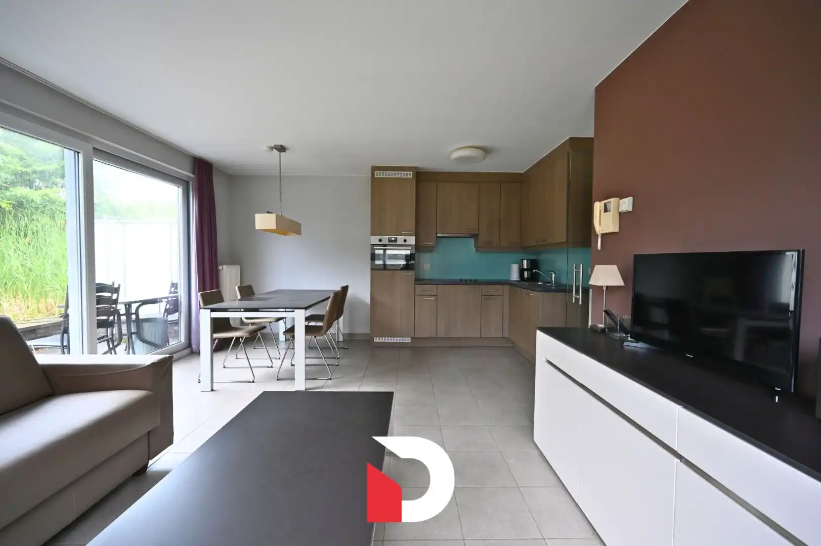 Instapklaar éénslaapkamerappartement vlak bij zee foto 4