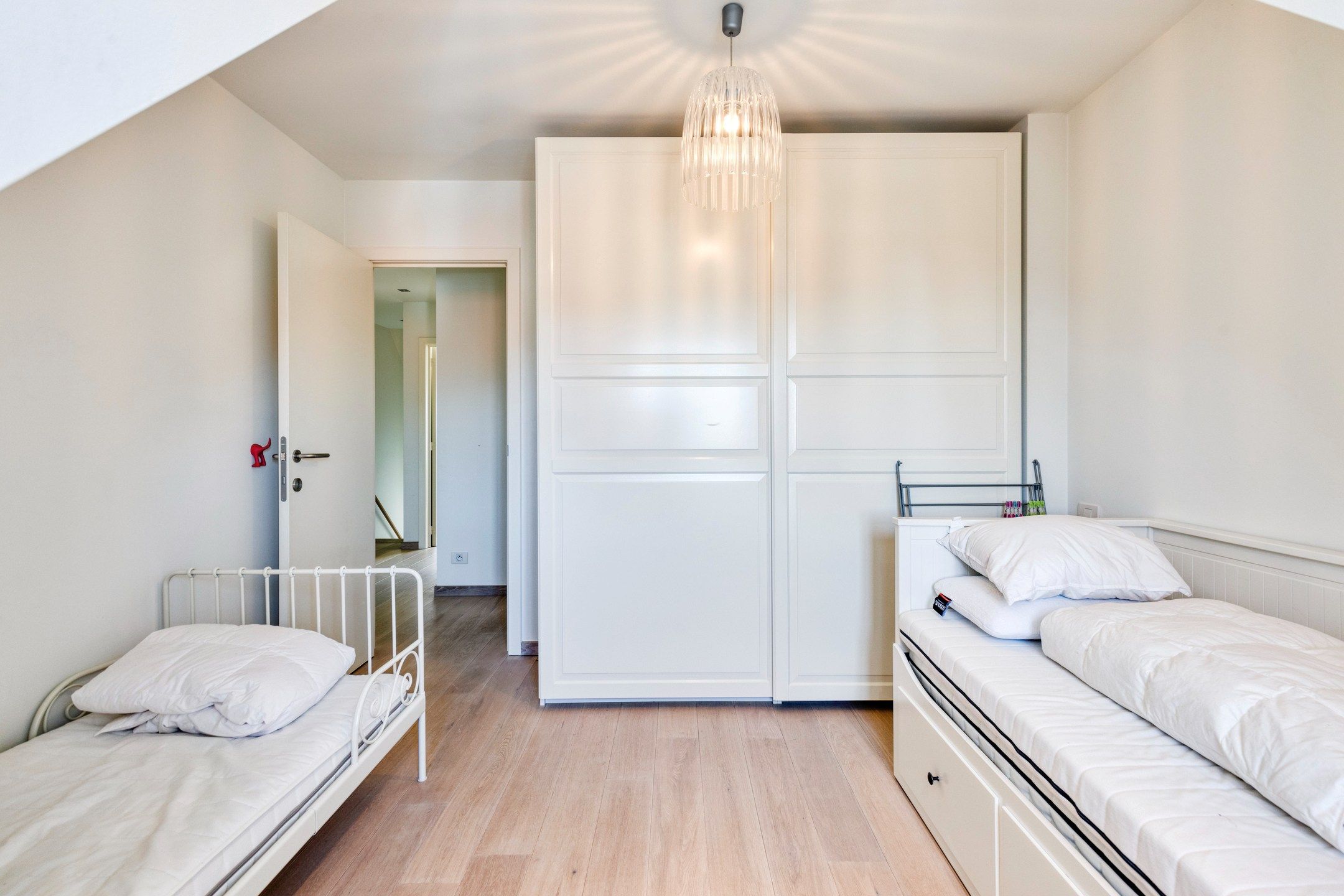 Instapklare duplex gelegen op slechts enkele passen ven het Van Bunnenplein en de zeedijk. foto 19