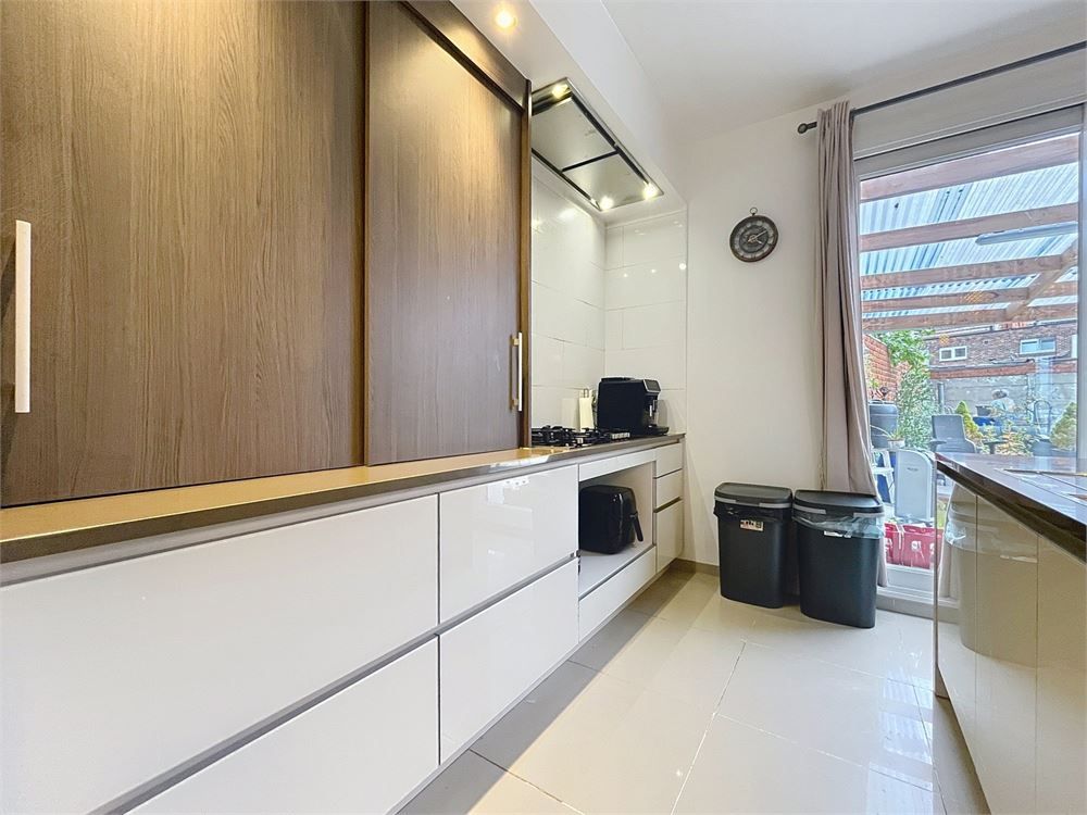 HOB met 4 - 5 slpks en super gezellig zuiders ingerichte tuin foto 16