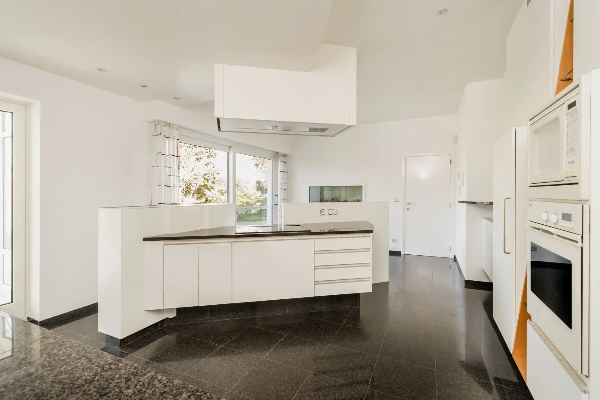 Exclusieve villa met paardenfaciliteiten  foto 9