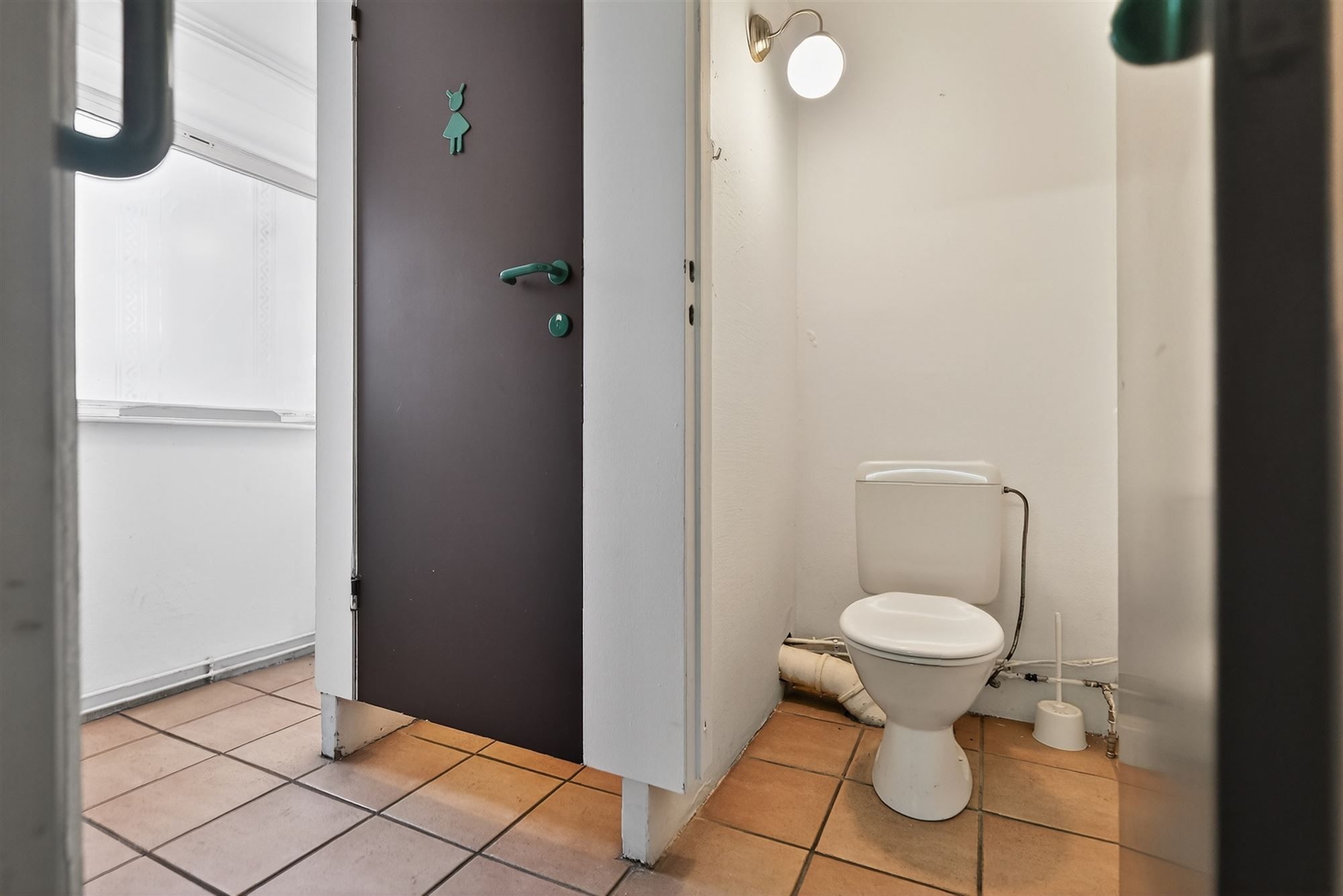 Commercieel pand te huur foto 9